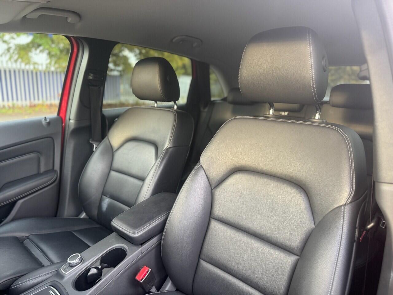 Mercedes-Benz B-Class view 13