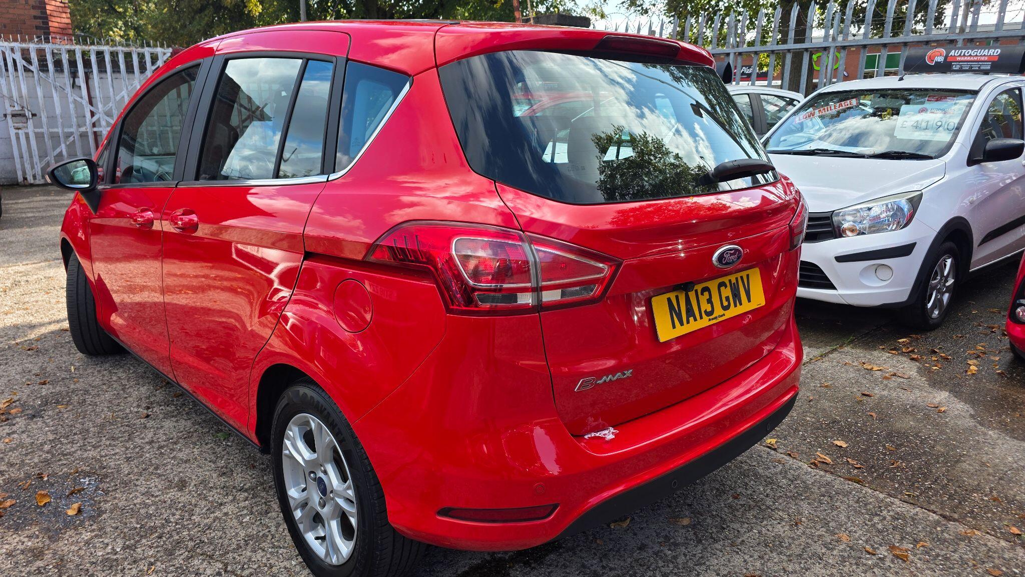 Ford B-Max view 4
