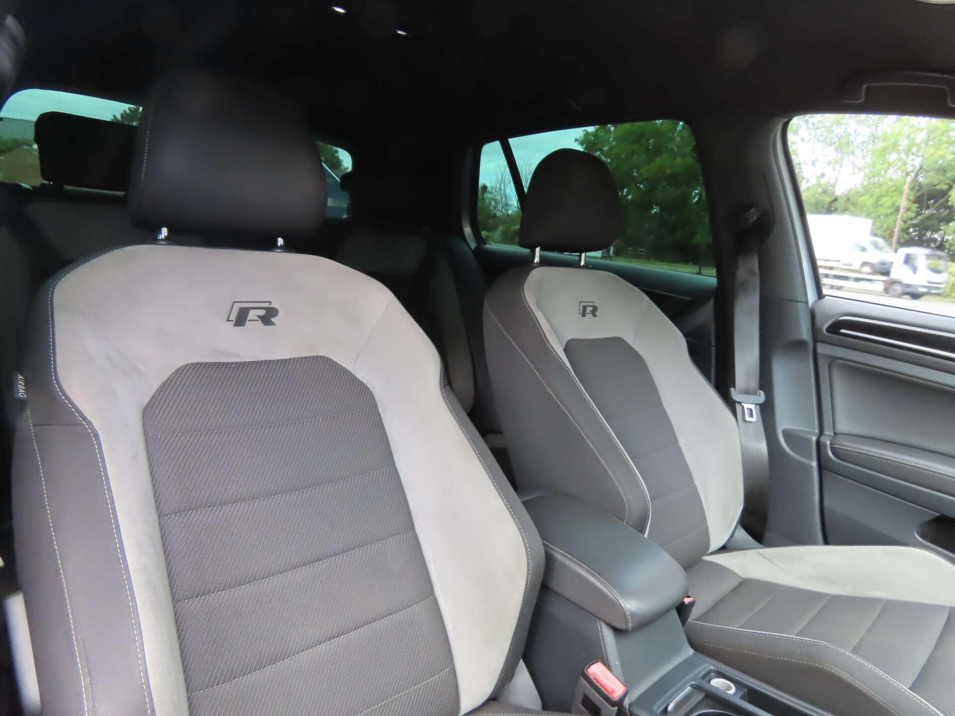Volkswagen Golf view 11