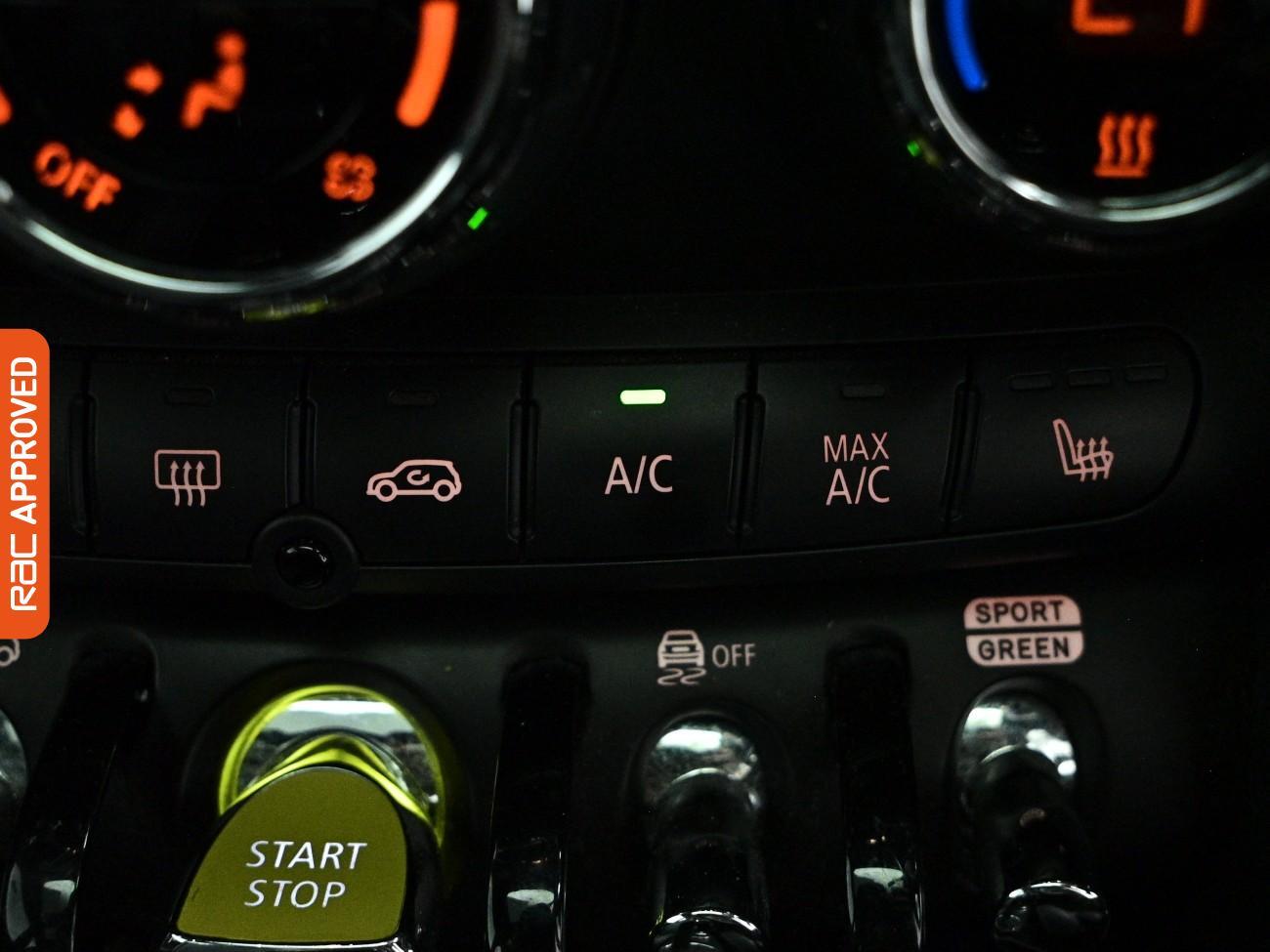 Mini Hatch view 22