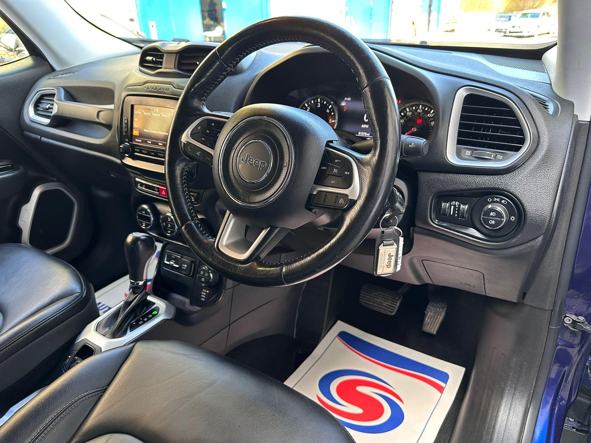 Jeep Renegade view 13
