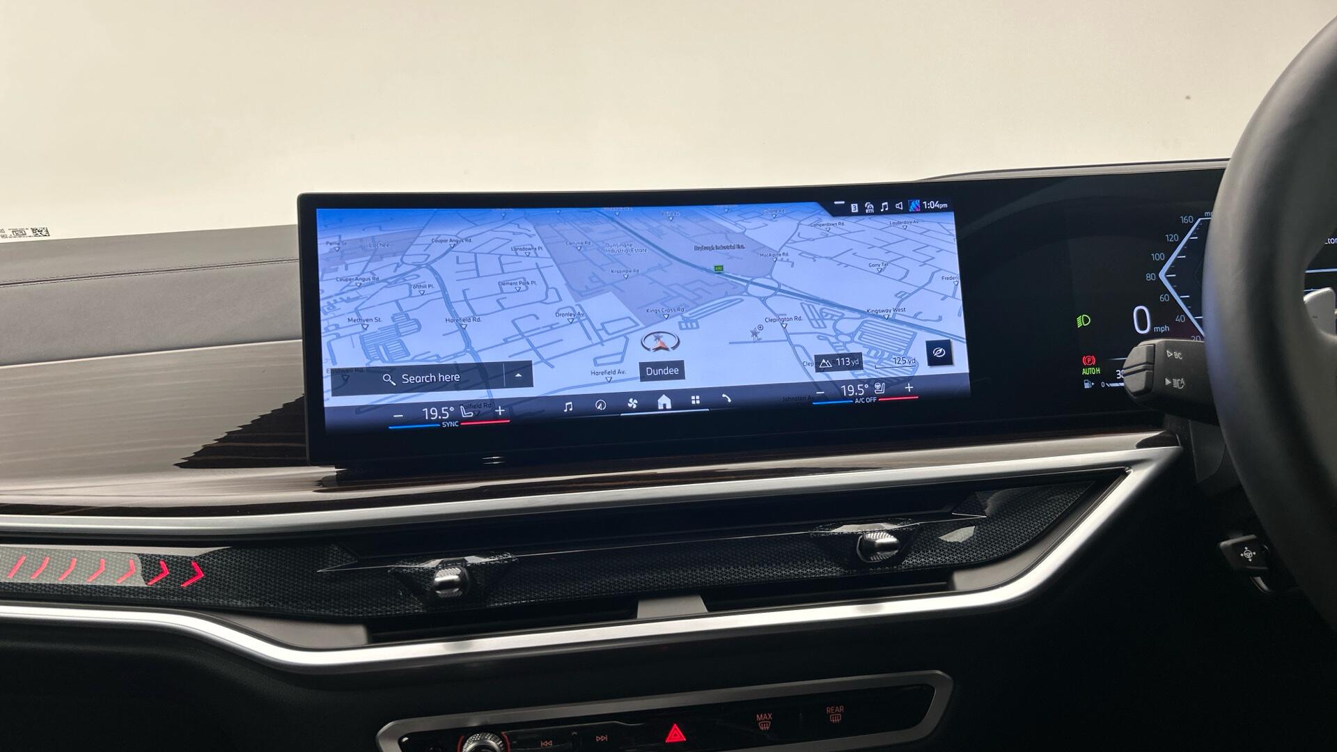 BMW X7 view 8