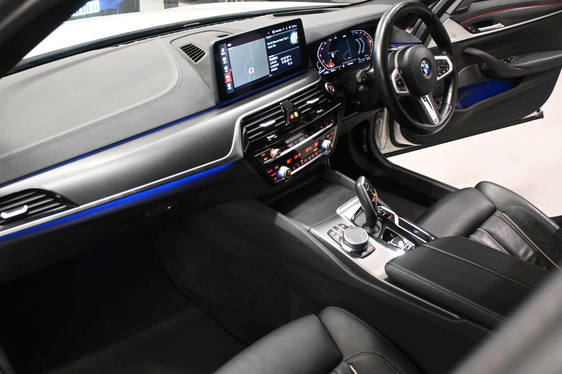 BMW 5 Series view 54