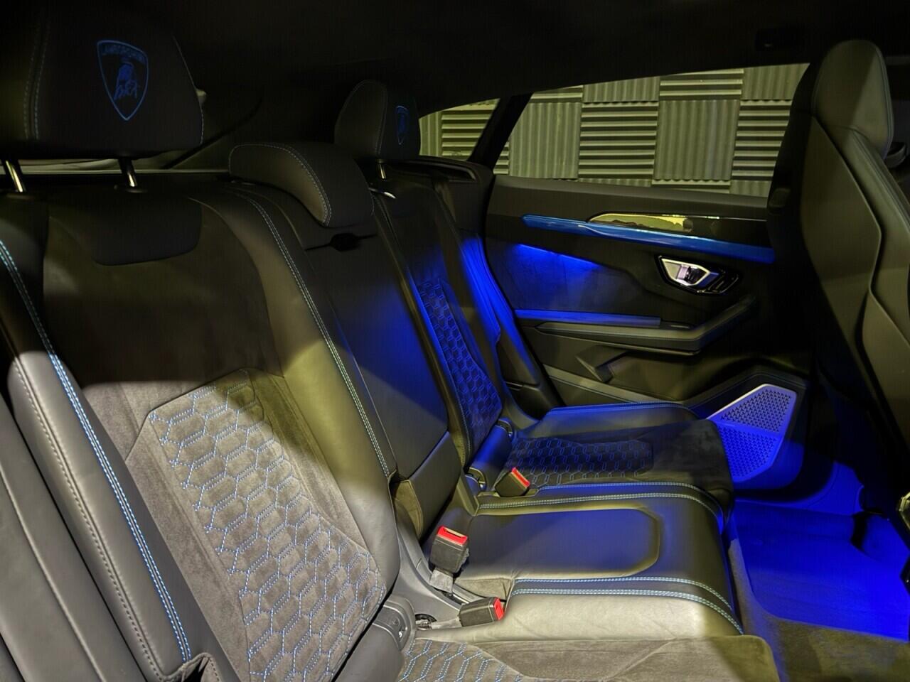 Lamborghini Urus view 17