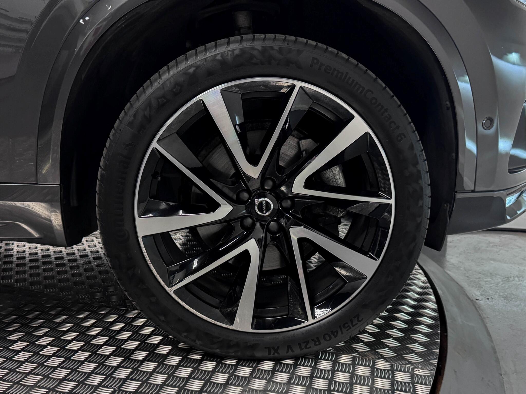 Volvo XC90 view 59