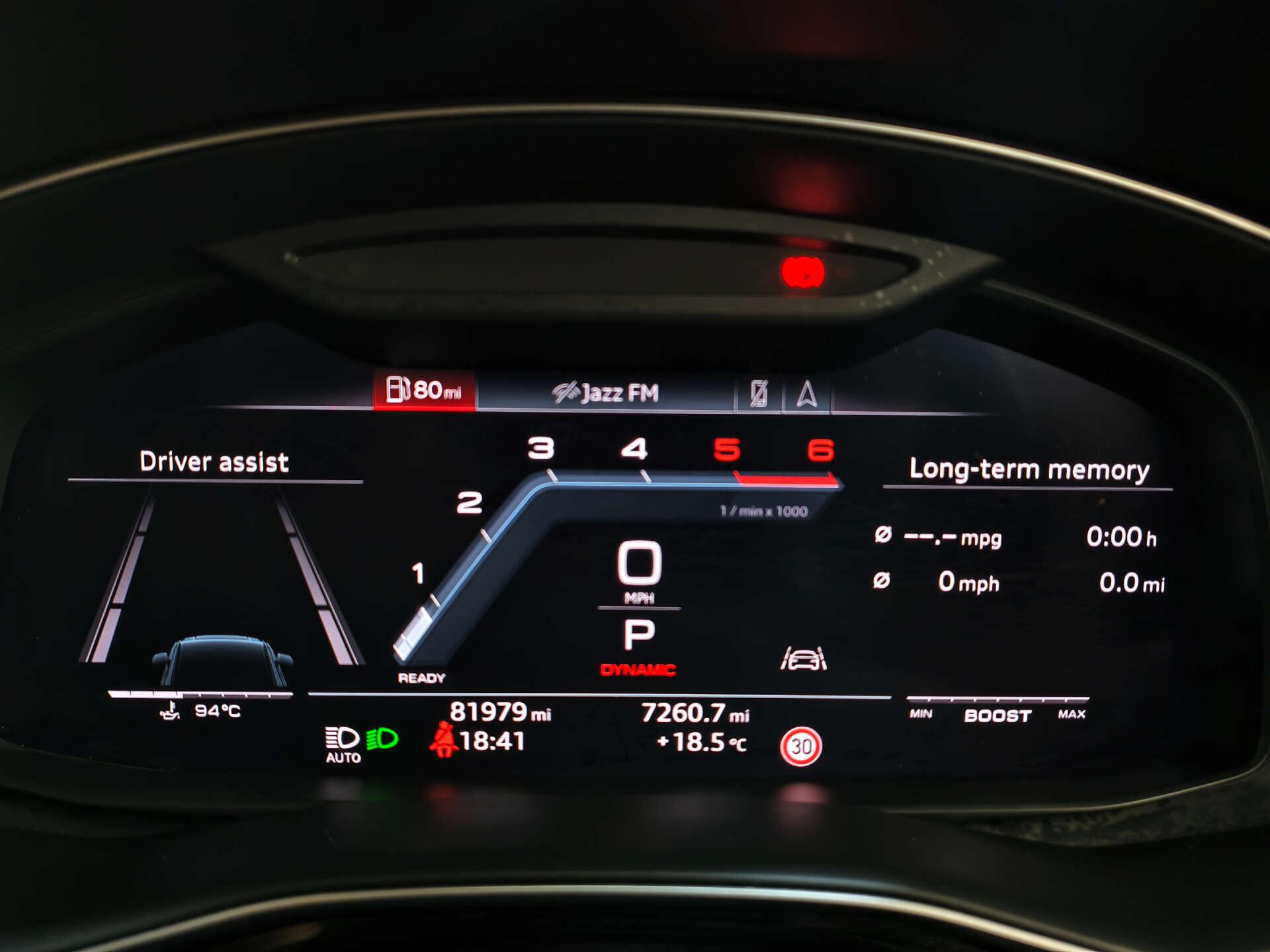 Audi SQ7 view 30