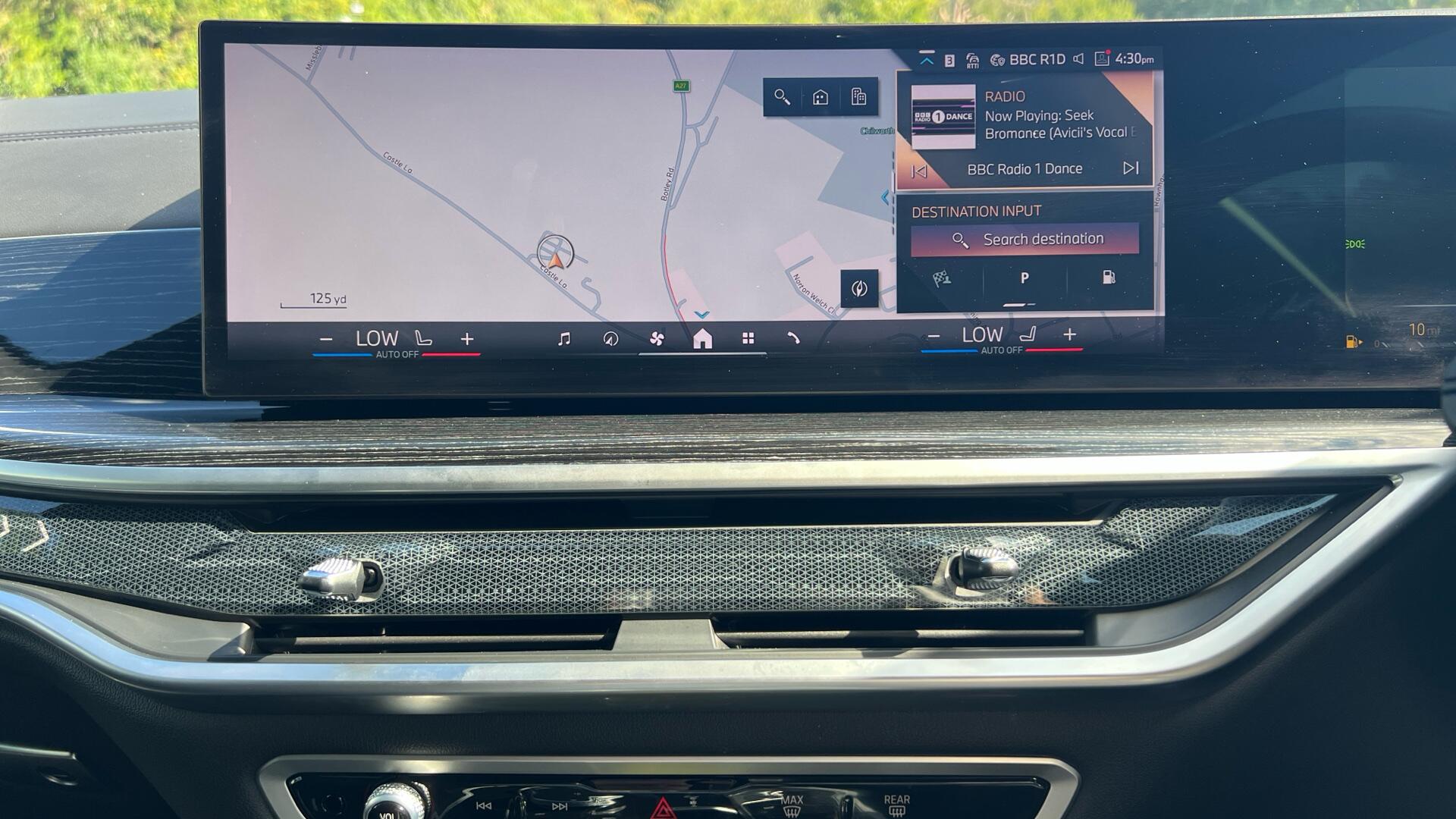 BMW X7 view 8