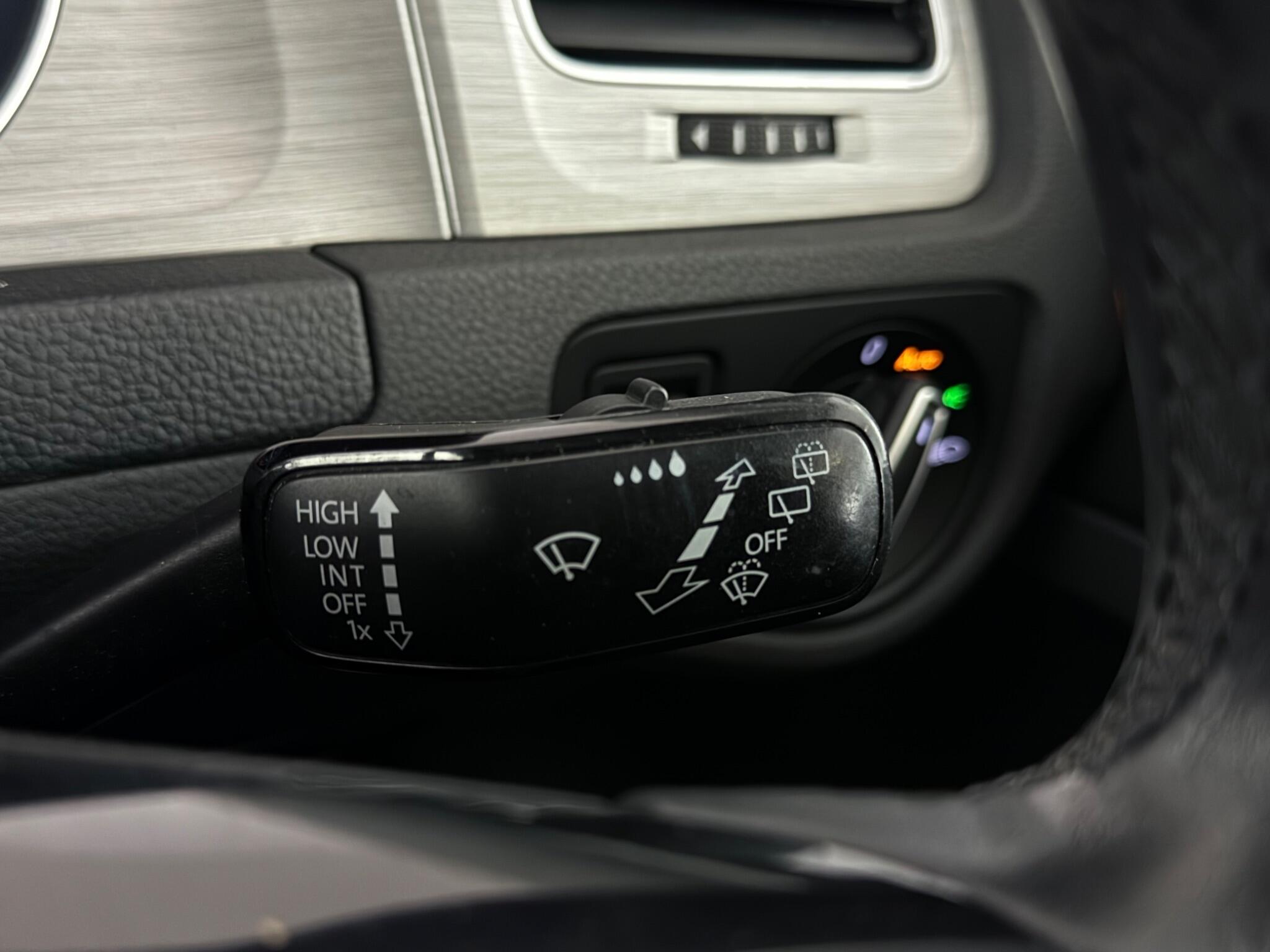 Volkswagen Golf view 14