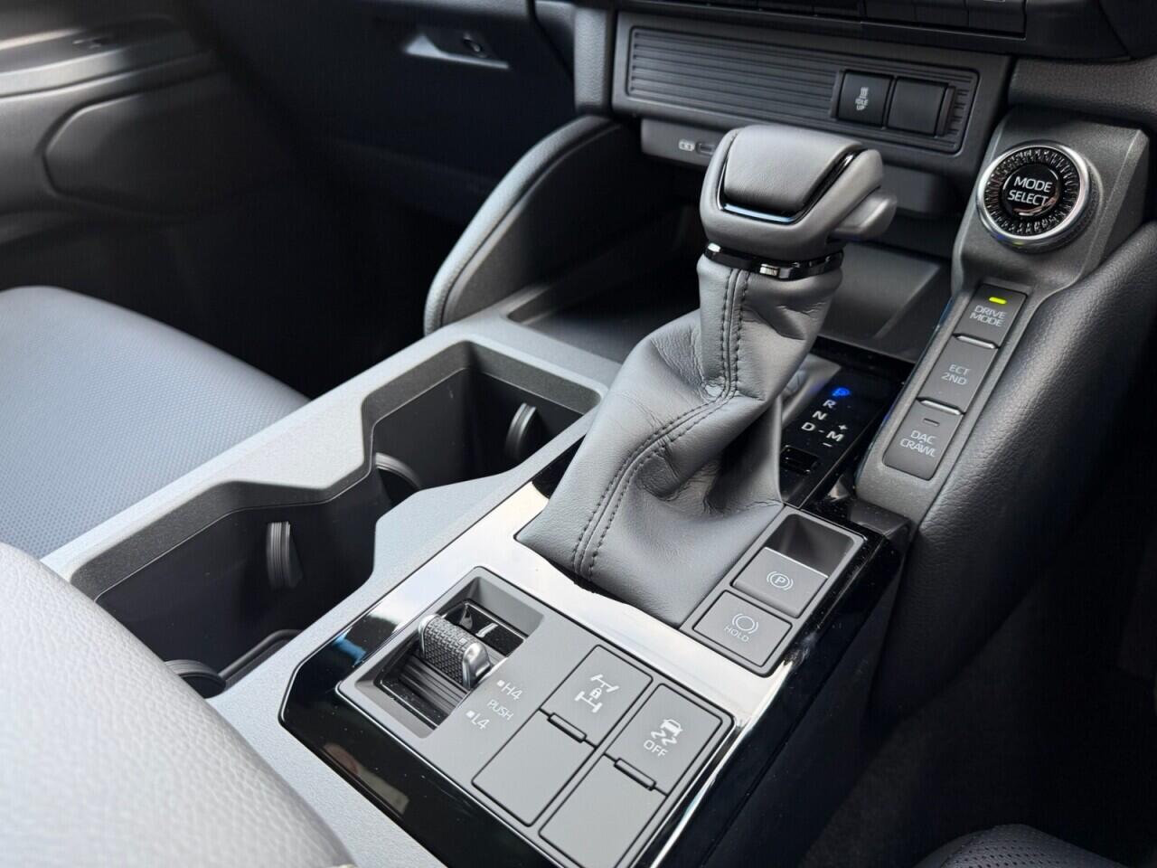 Toyota Land Cruiser view 25