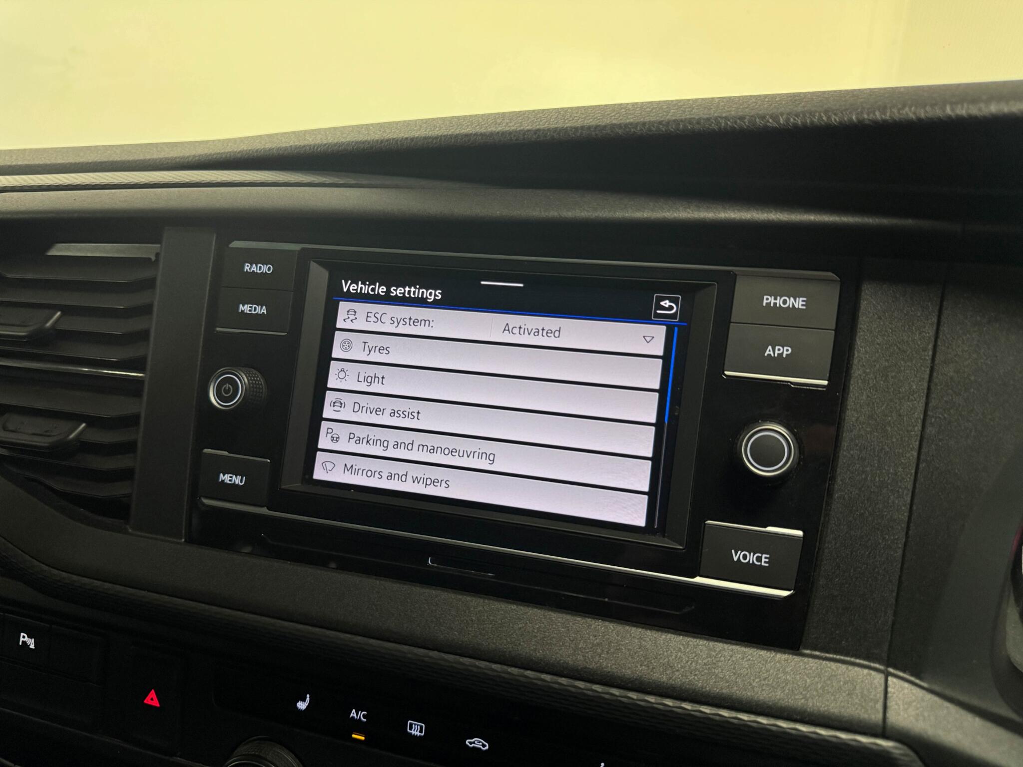 Volkswagen Transporter view 45