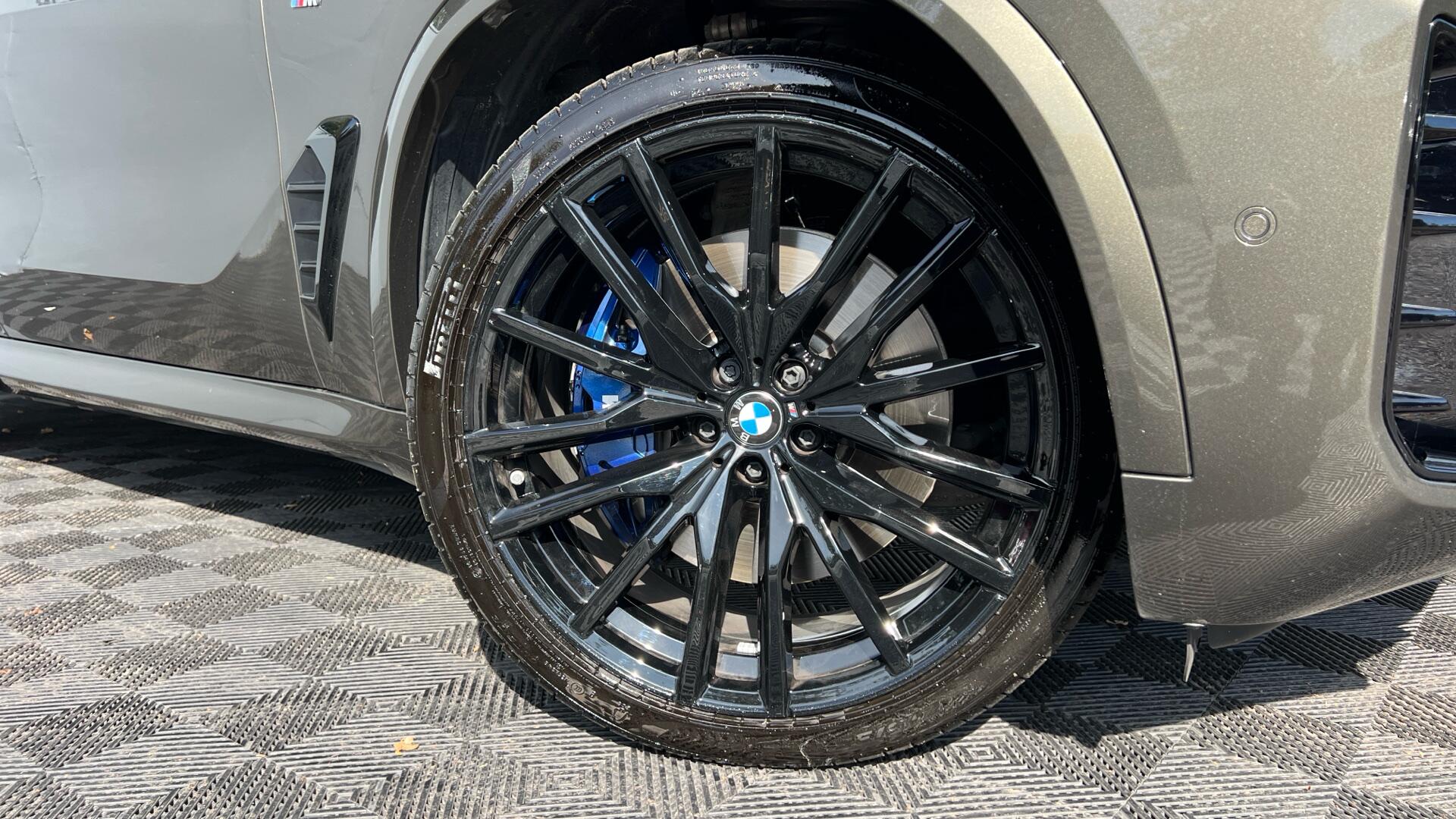 BMW X5 view 25