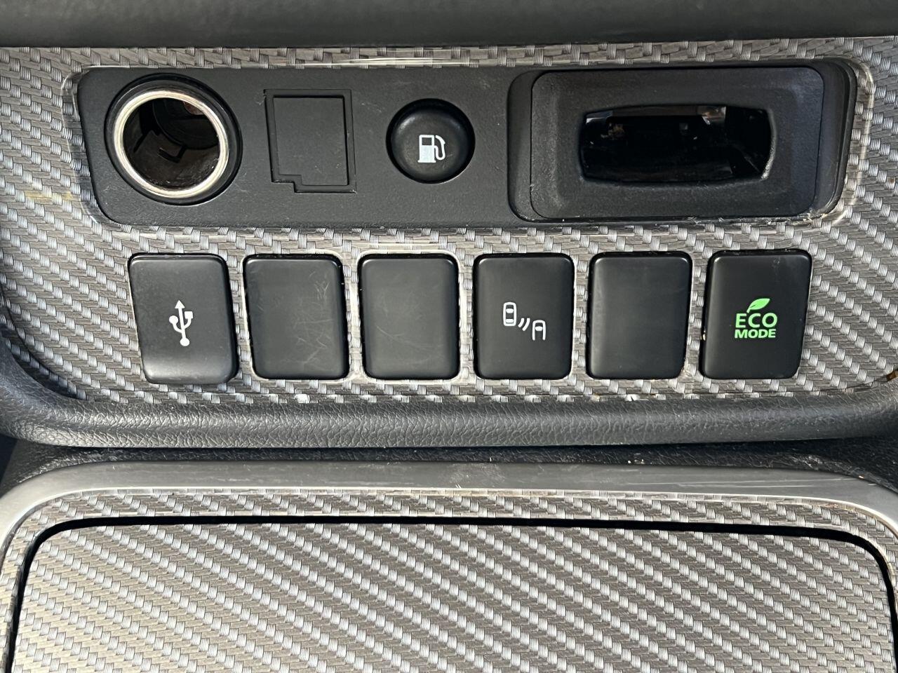 Mitsubishi Outlander view 38