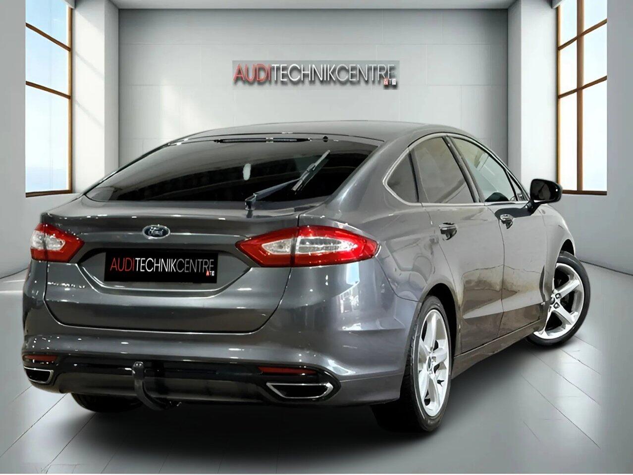 Ford Mondeo view 5