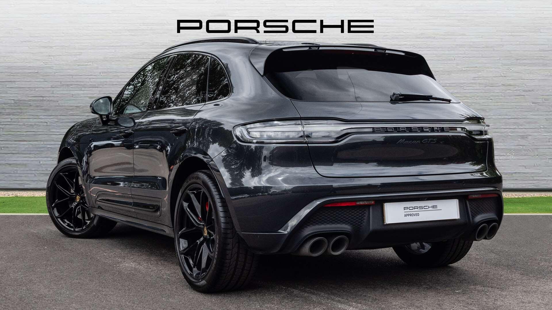 Porsche Macan view 4