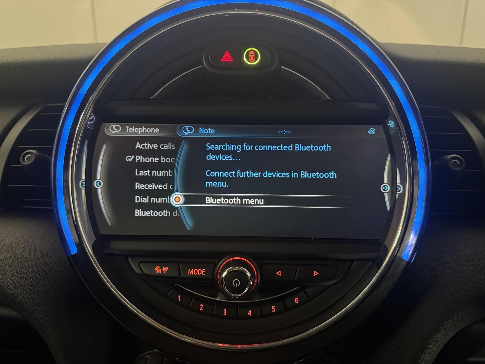 Mini Hatch view 70