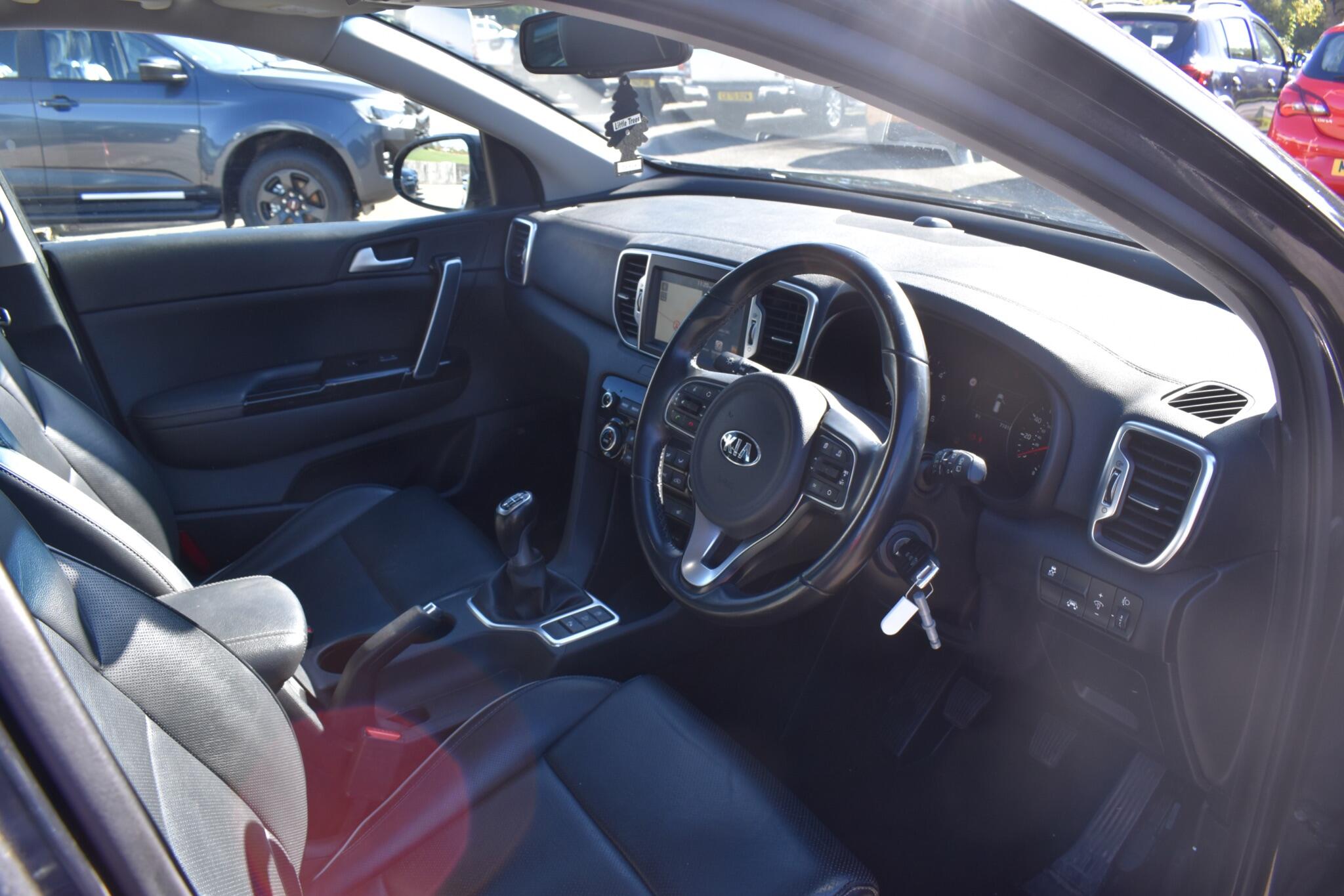 Sportage - 1.7 CRDi 3 Euro 6 (s/s) 5dr - Image 28