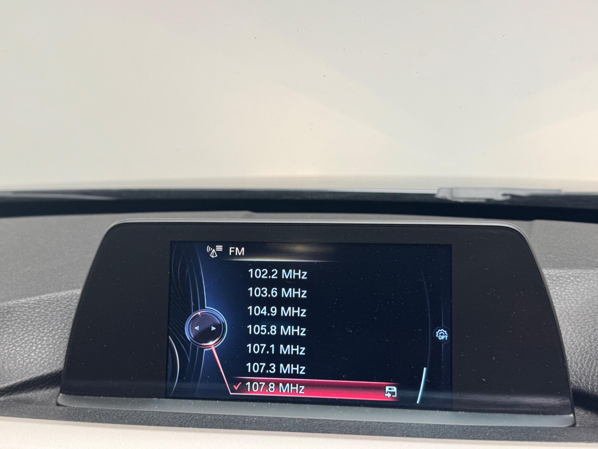 BMW 3 Series view 16