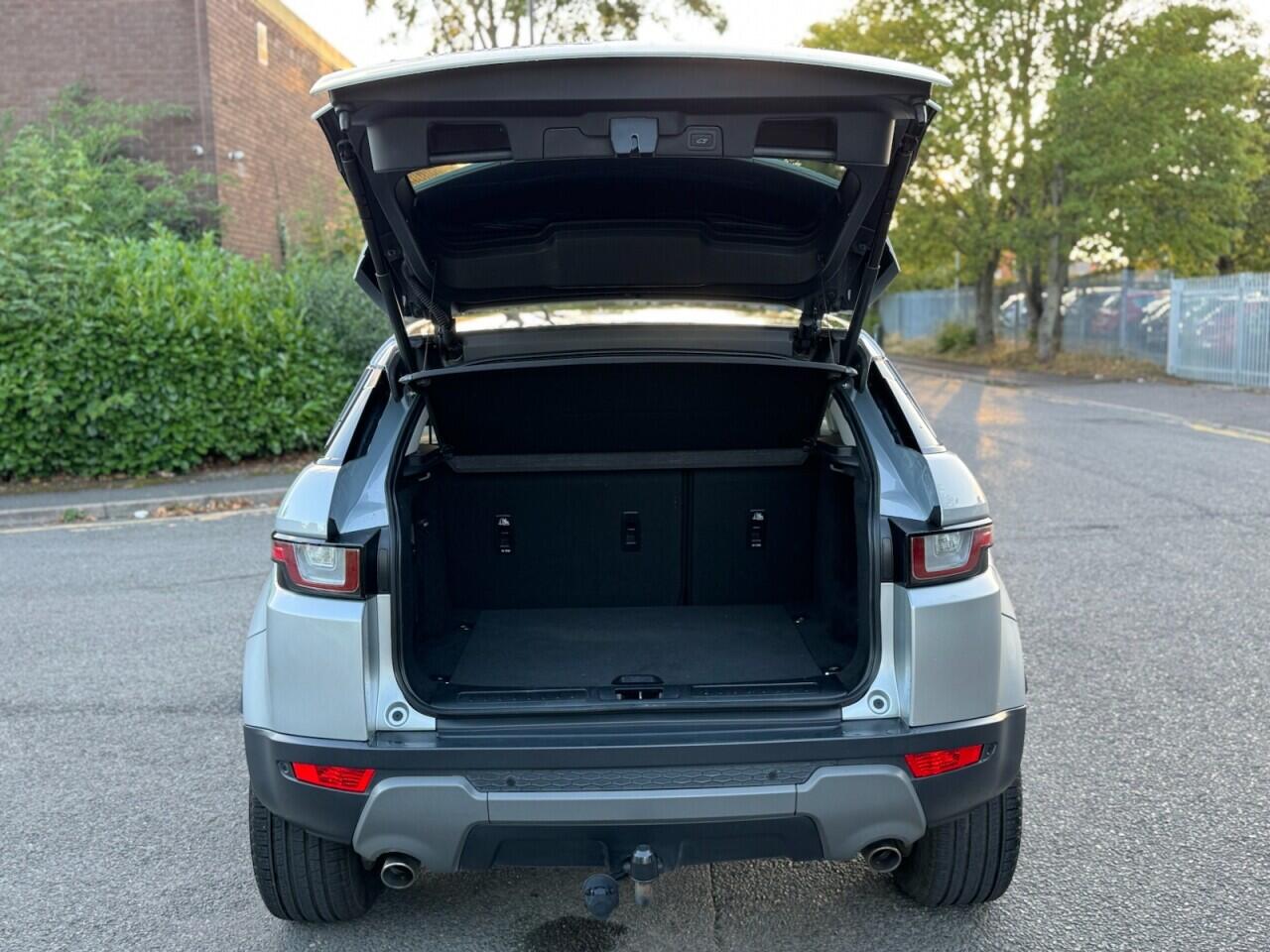 Land Rover Range Rover Evoque view 32