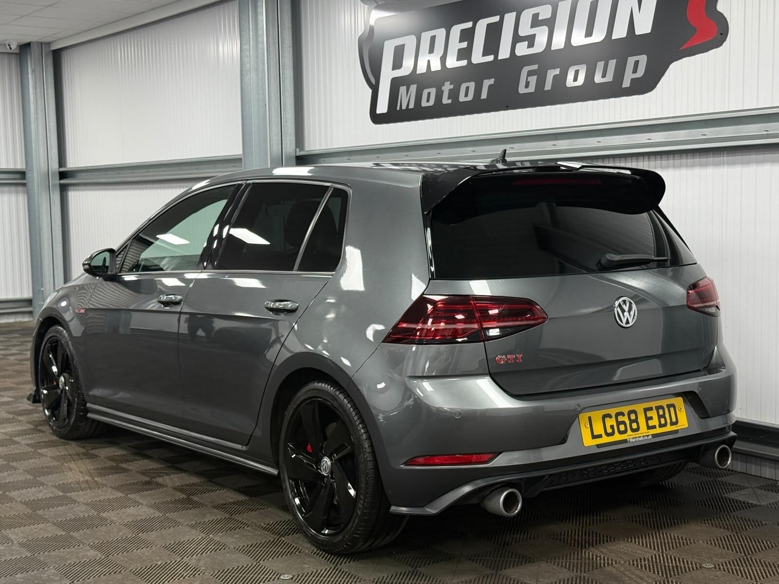 Volkswagen Golf view 6