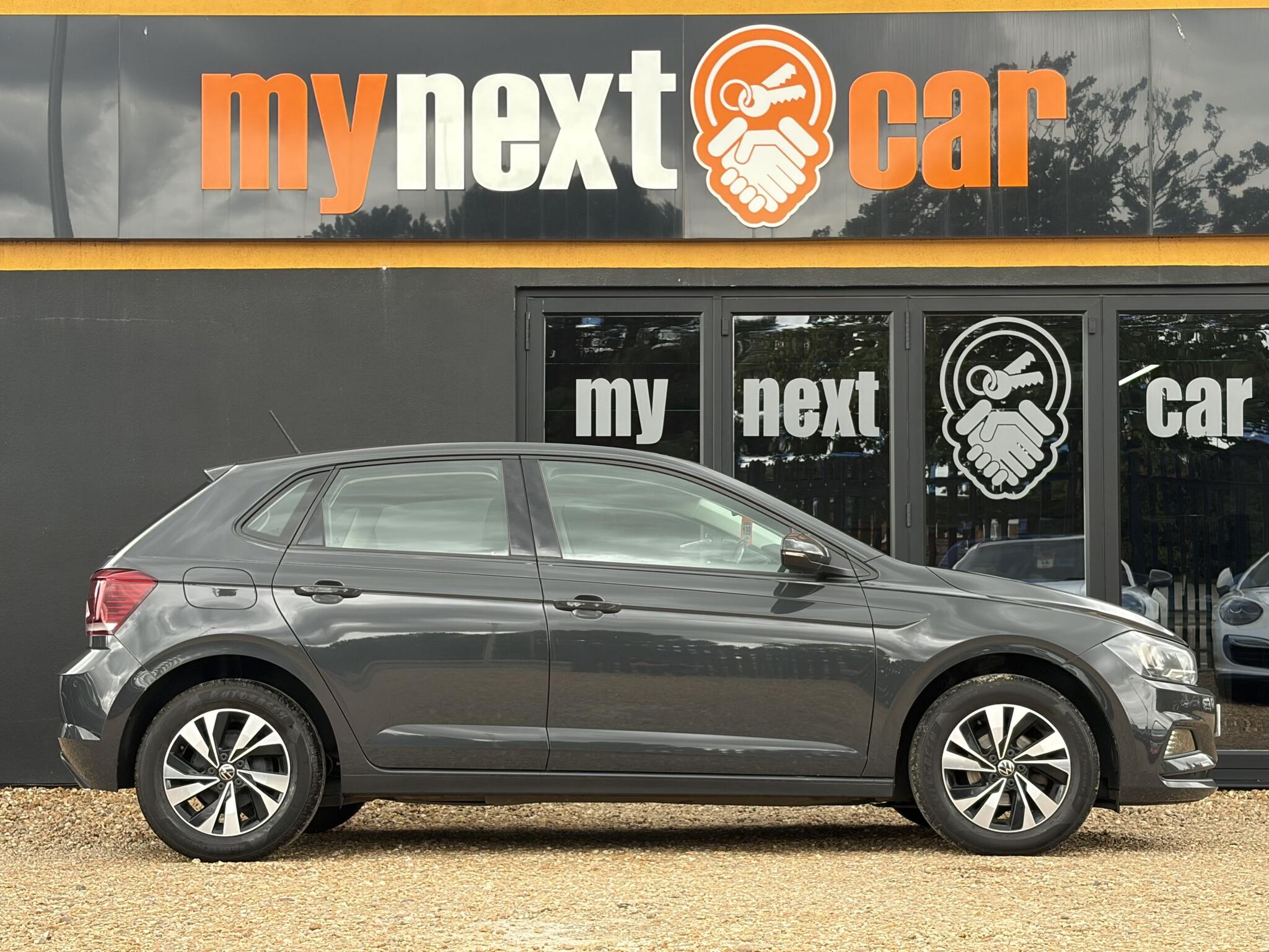 Volkswagen Polo view 10