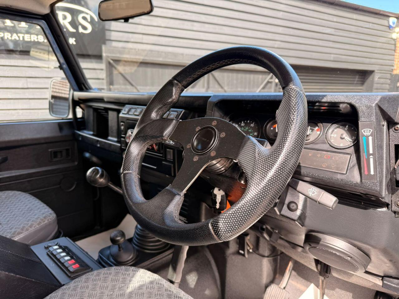 Land Rover Defender view 10