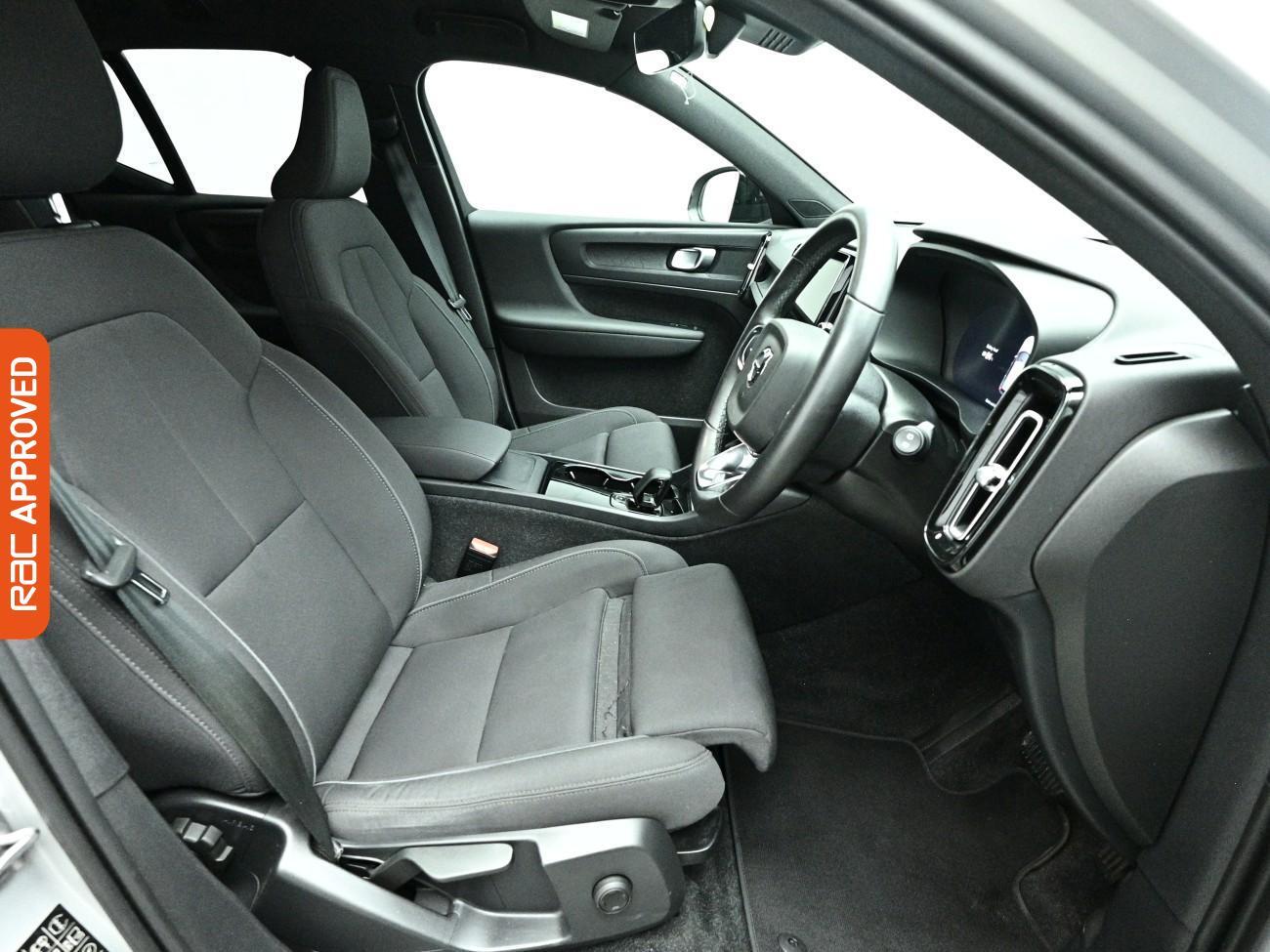 Volvo XC40 view 13