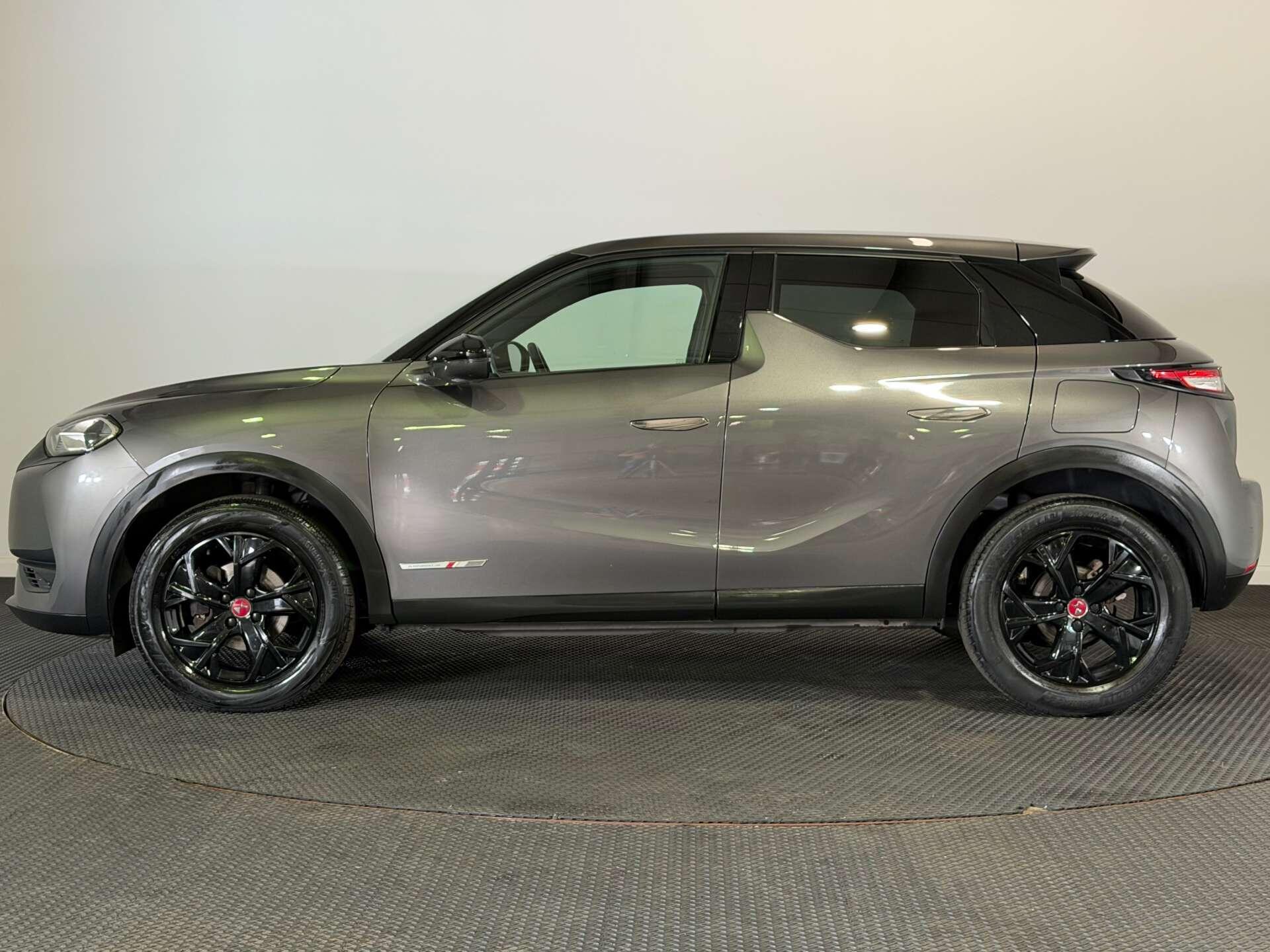 DS Automobiles DS 3 Crossback view 4