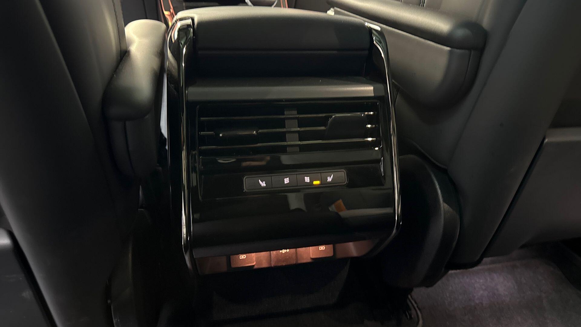 Land Rover Range Rover Sport view 18