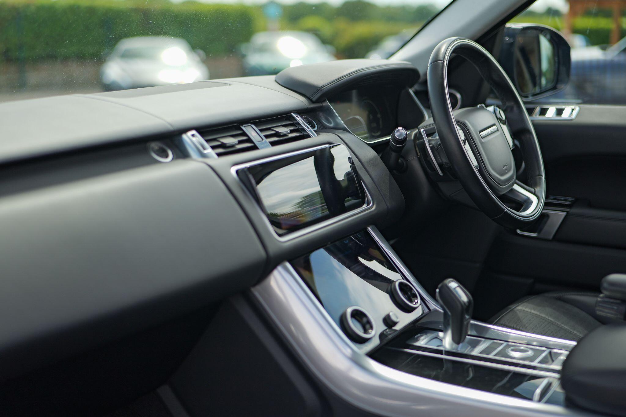 Land Rover Range Rover Sport view 18