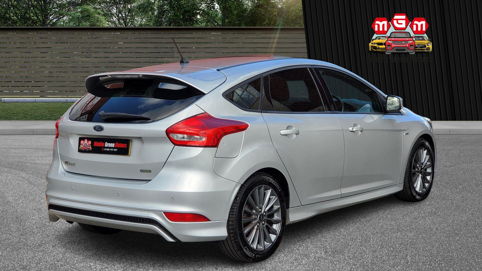 Ford Focus view 9