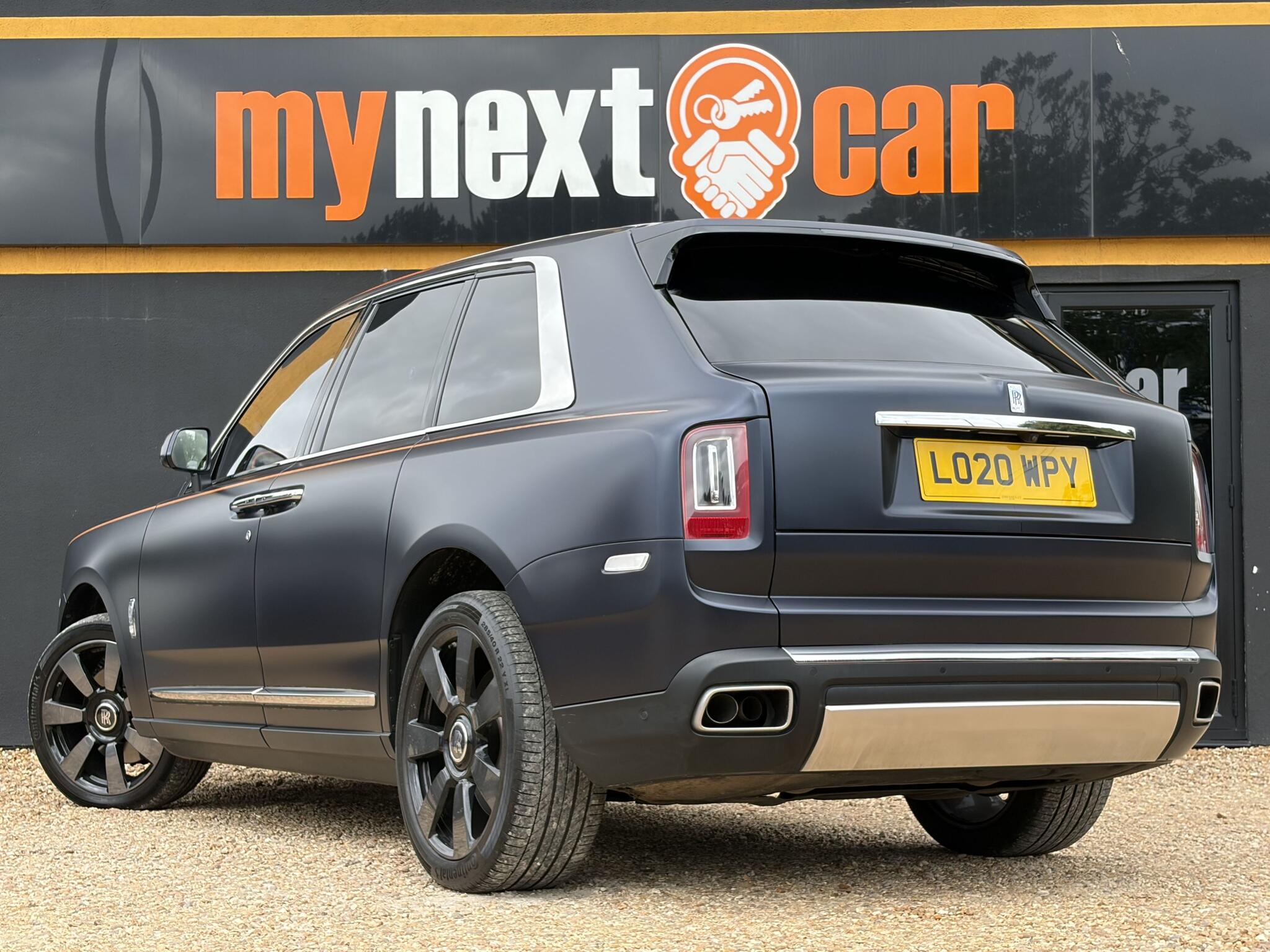 Rolls-Royce Cullinan view 9