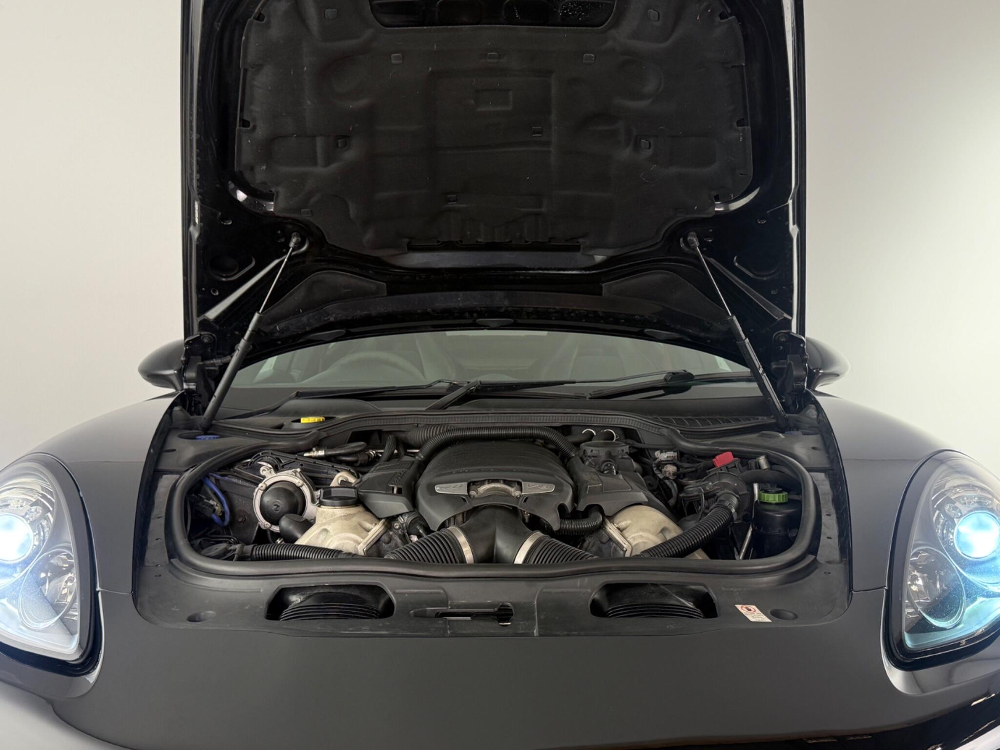 Porsche Panamera view 21