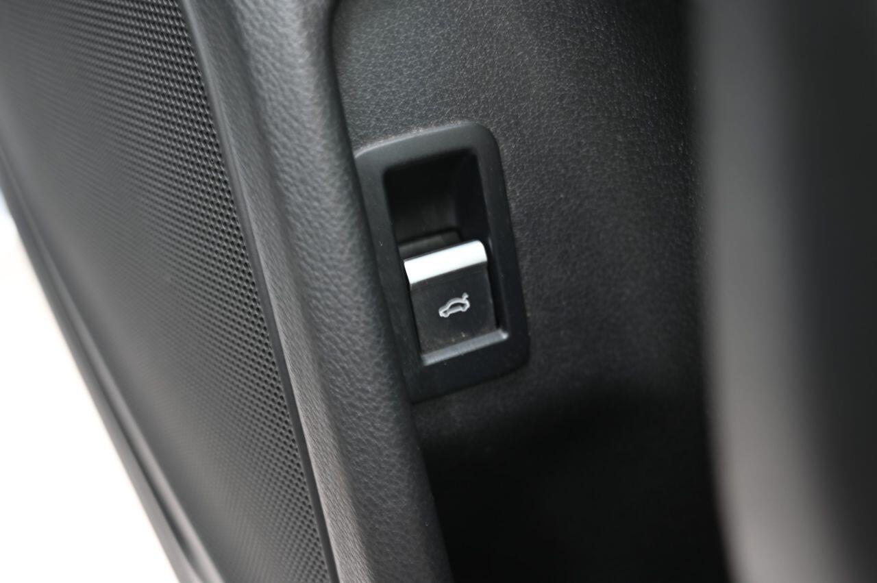 Audi S4 view 44