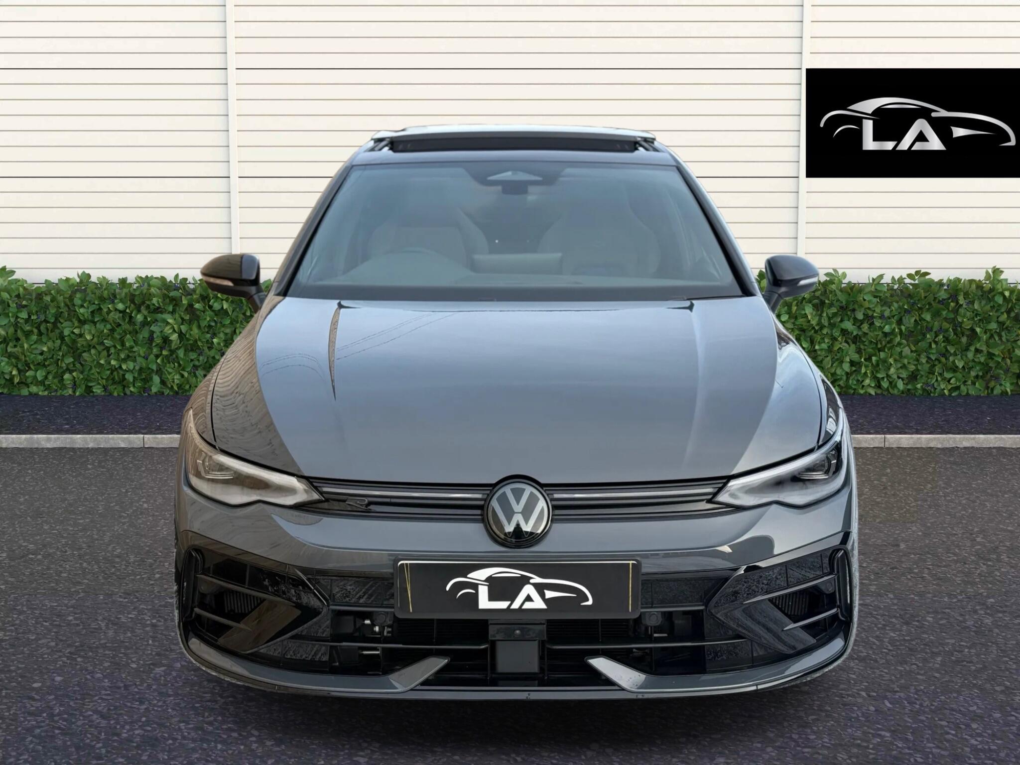 Volkswagen Golf view 4