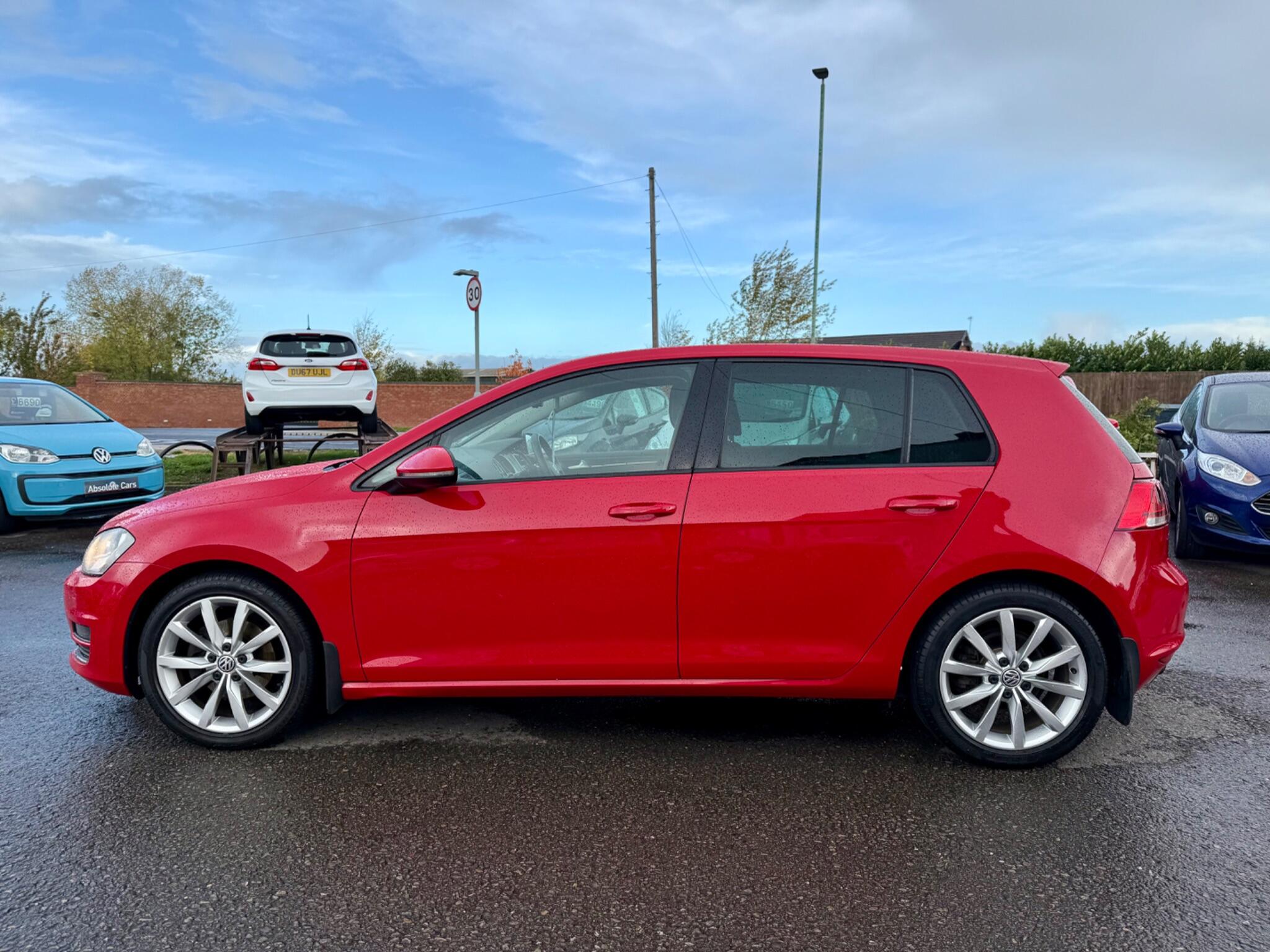 2013 Volkswagen Golf image 4