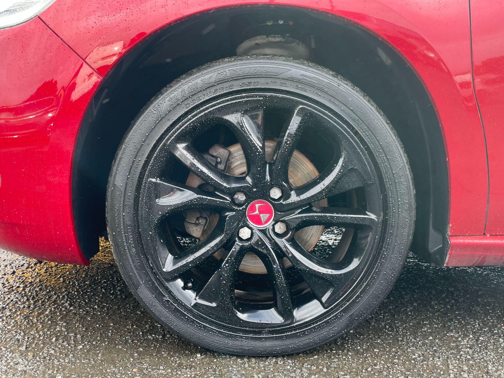 DS Automobiles DS 4 view 8