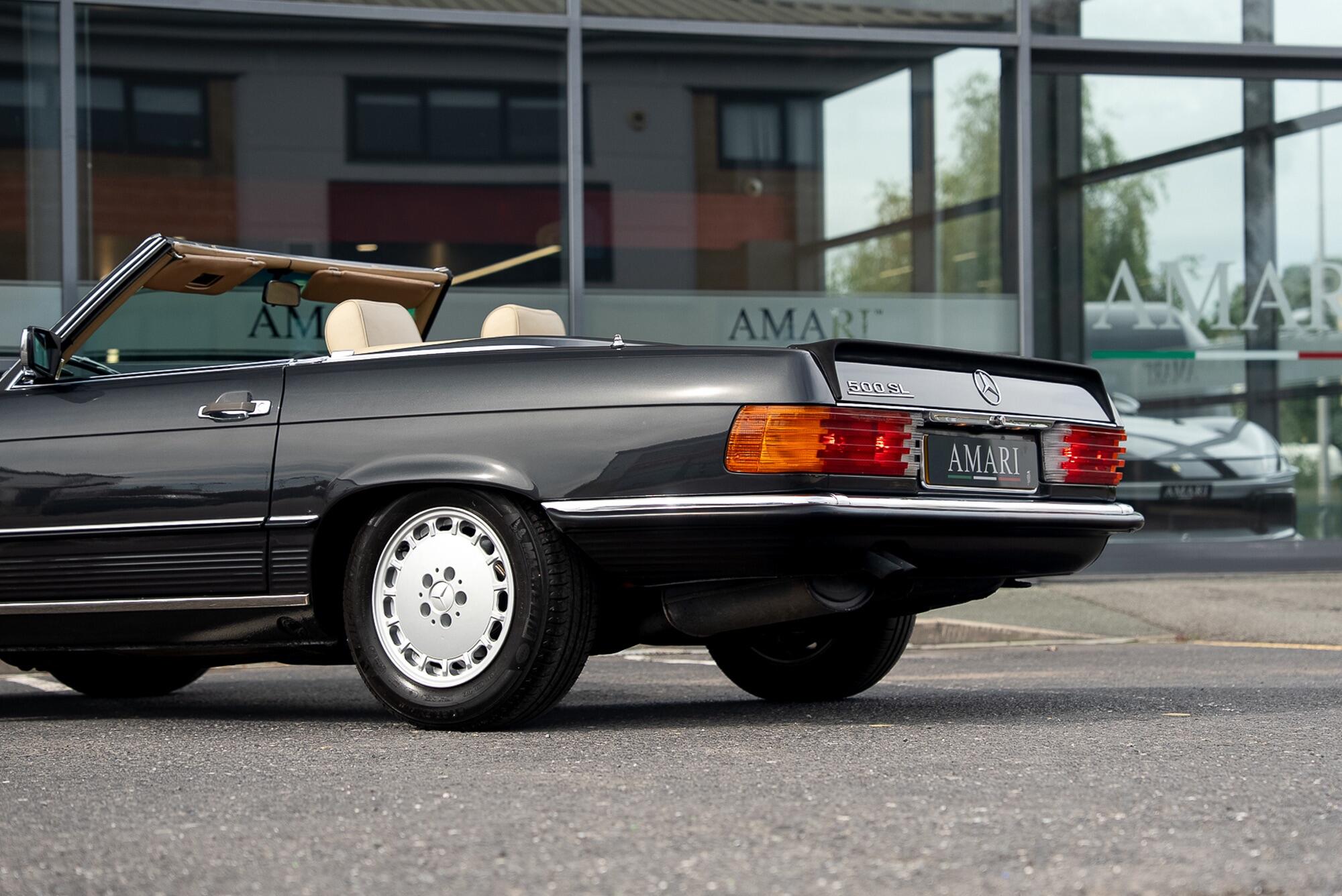 Mercedes-Benz 500 SL view 79