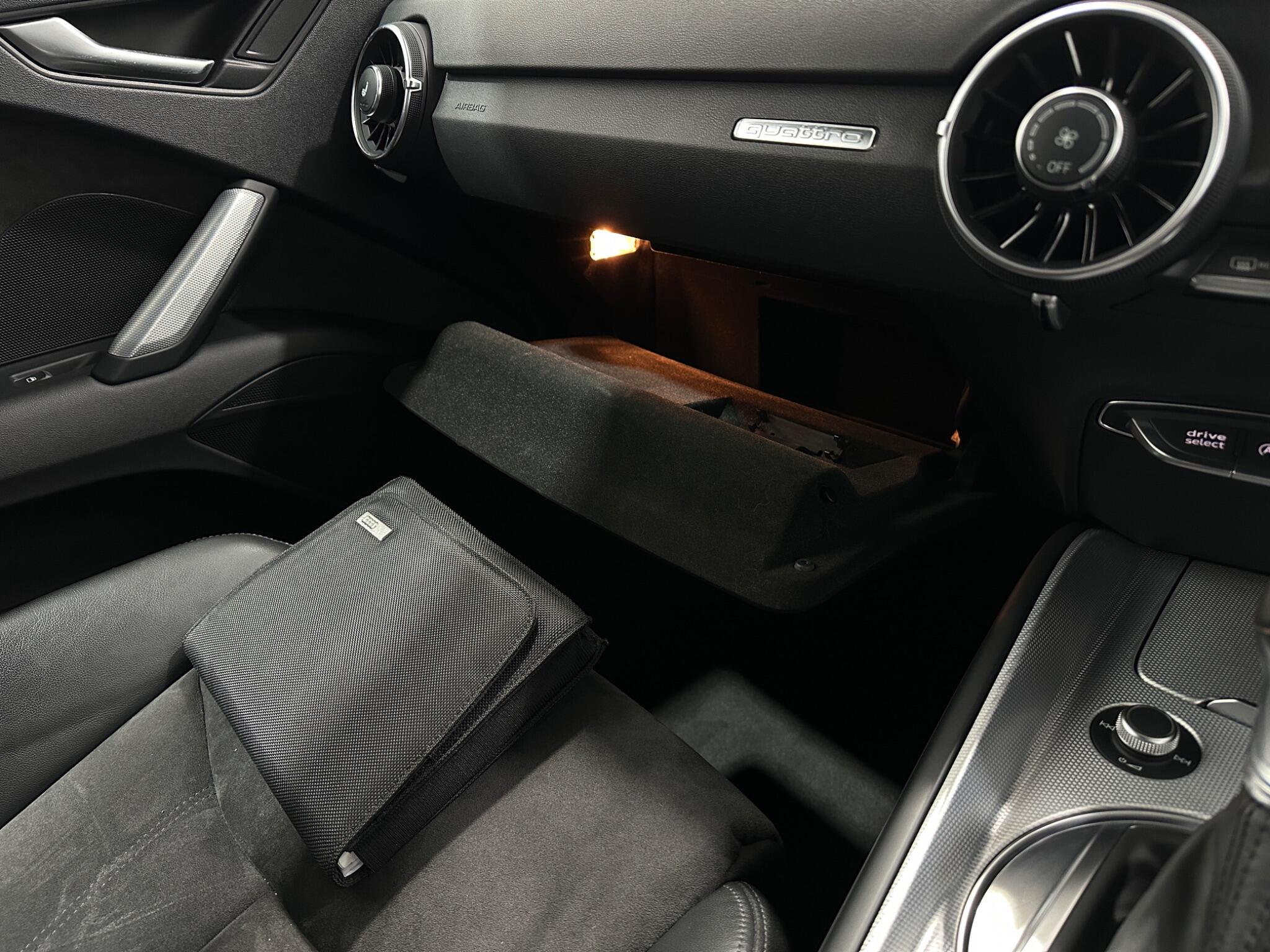 Audi TT view 27