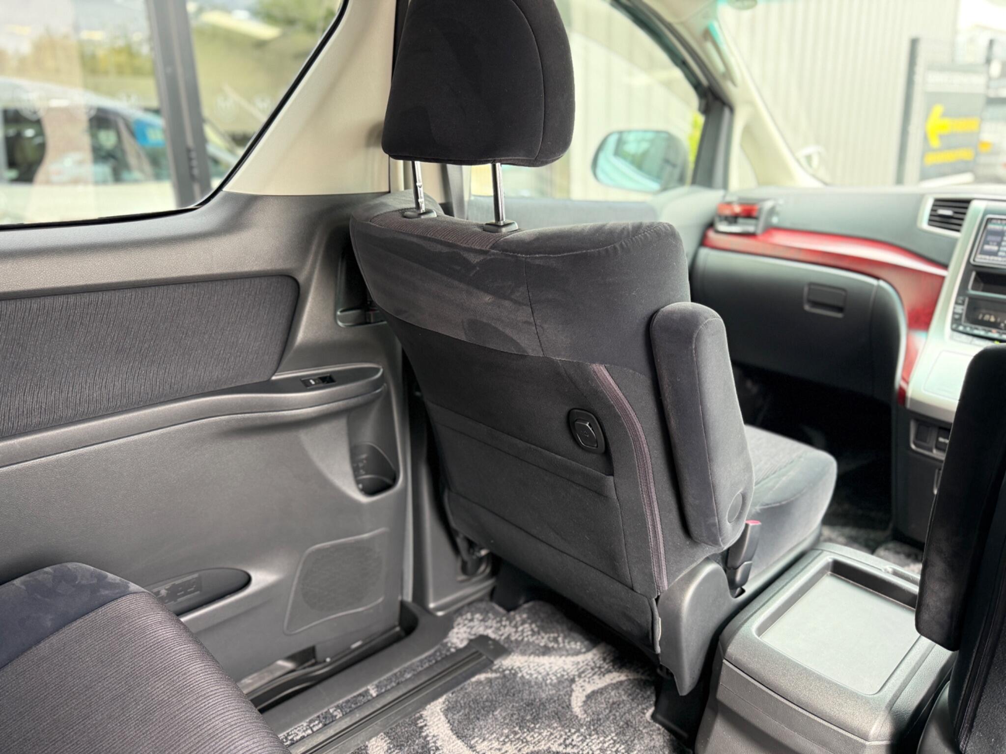 Toyota Vellfire view 58