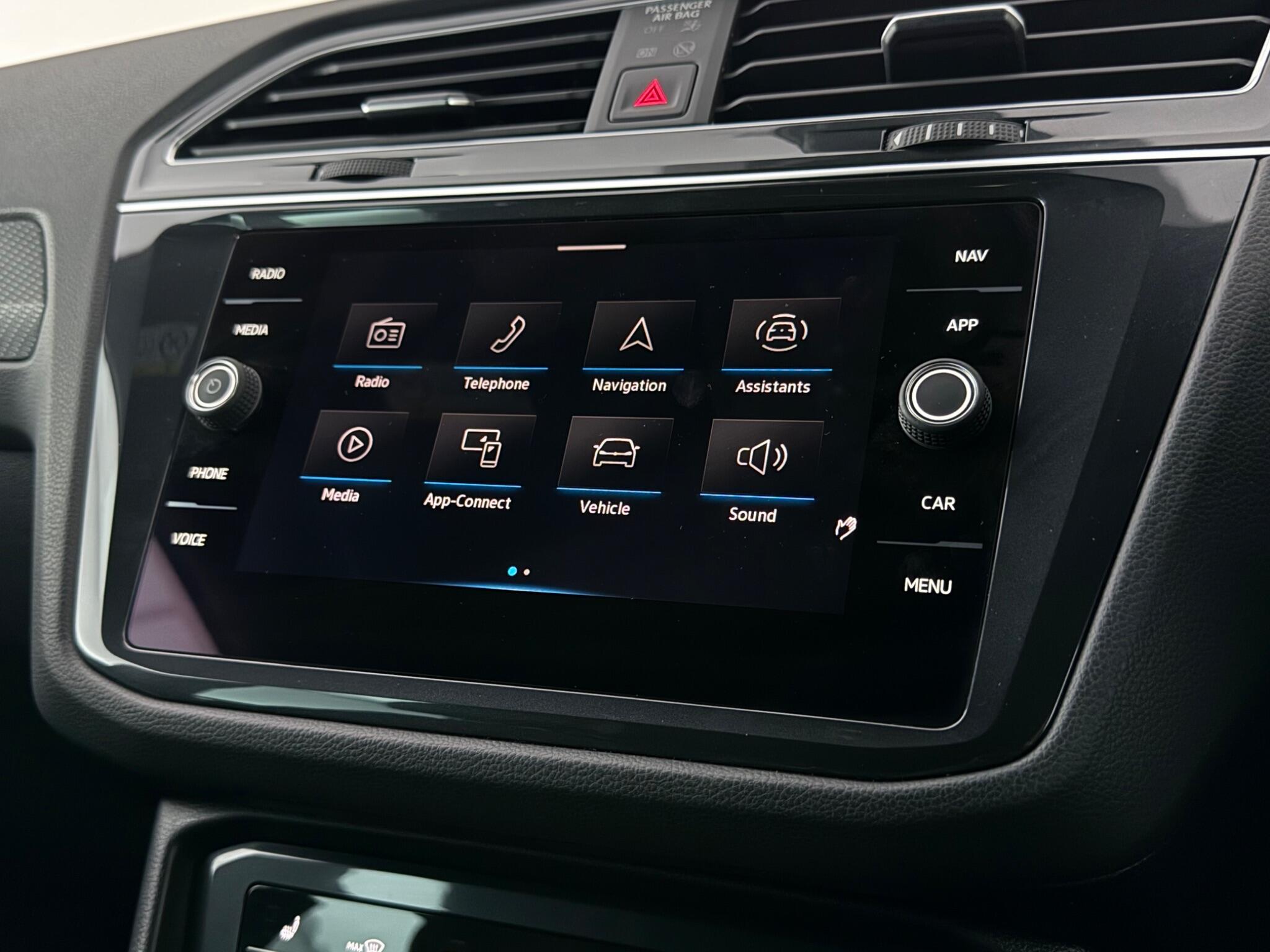 Volkswagen Tiguan view 24