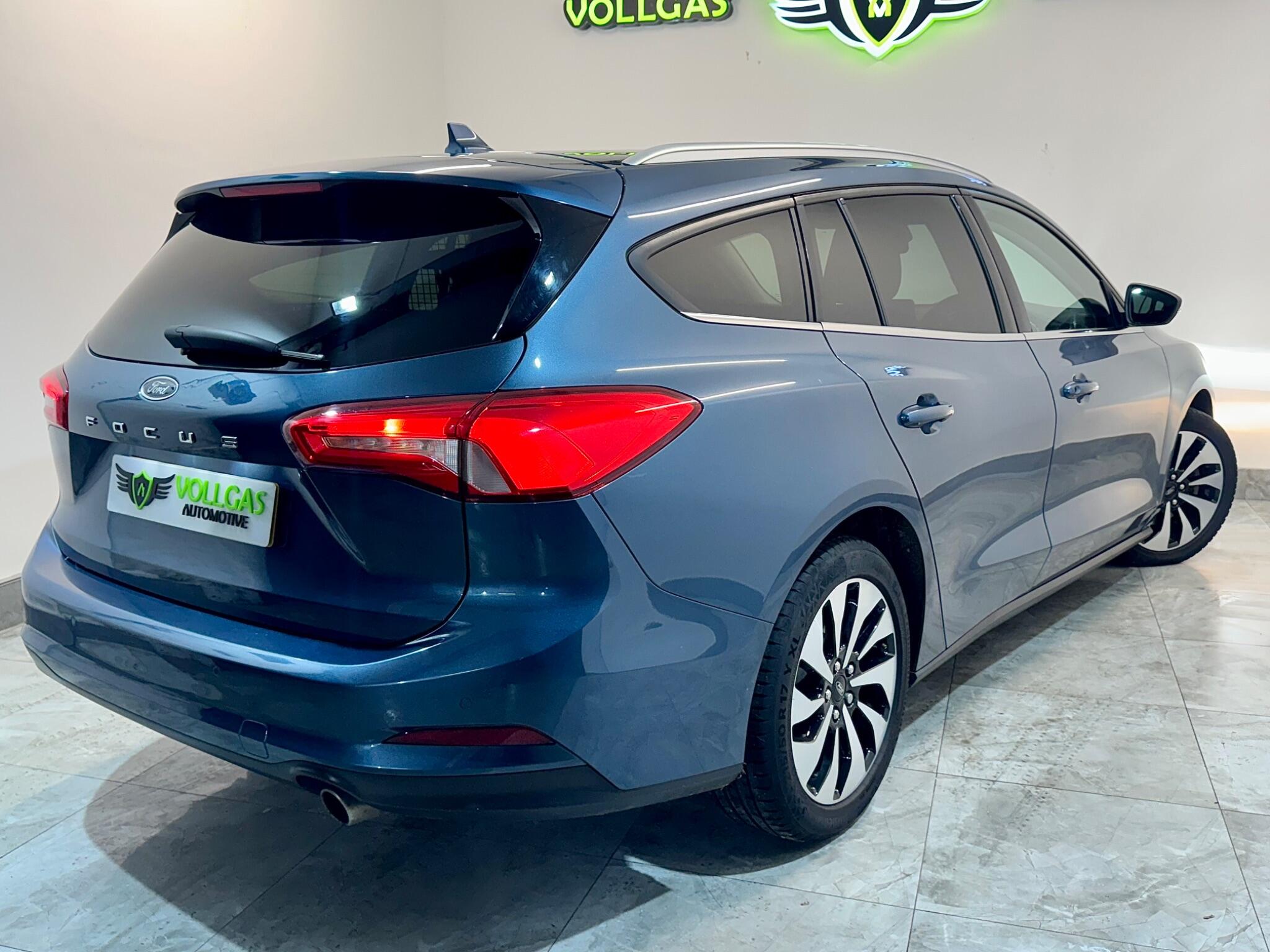 Ford Focus view 43