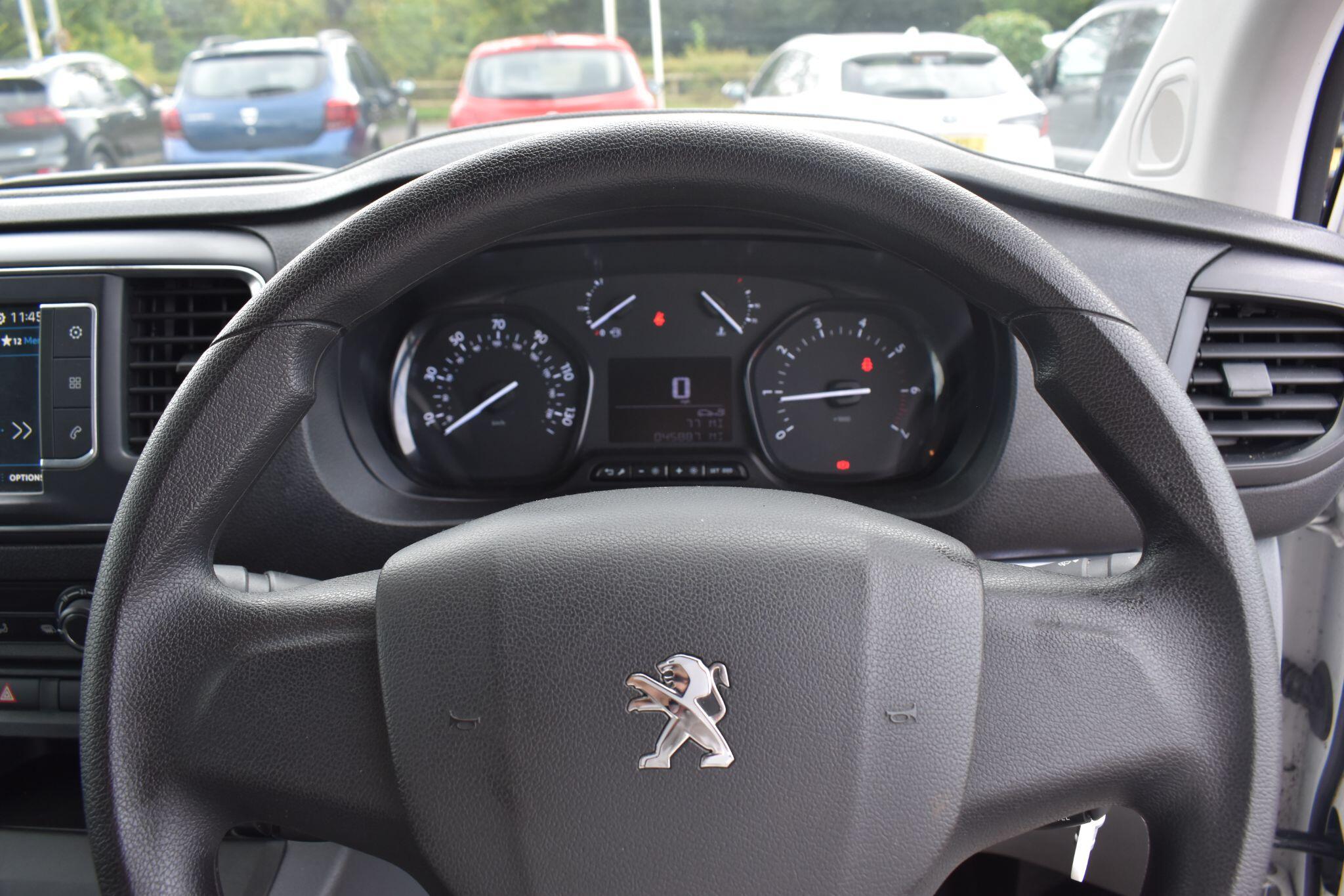 Expert - 2.0 BlueHDi 1400 Professional Premium Standard Panel Van MWB Euro 6 (s/s) 6dr - Image 25