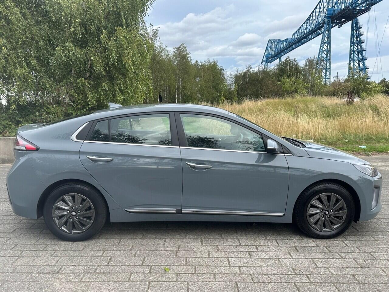 Hyundai Ioniq view 8