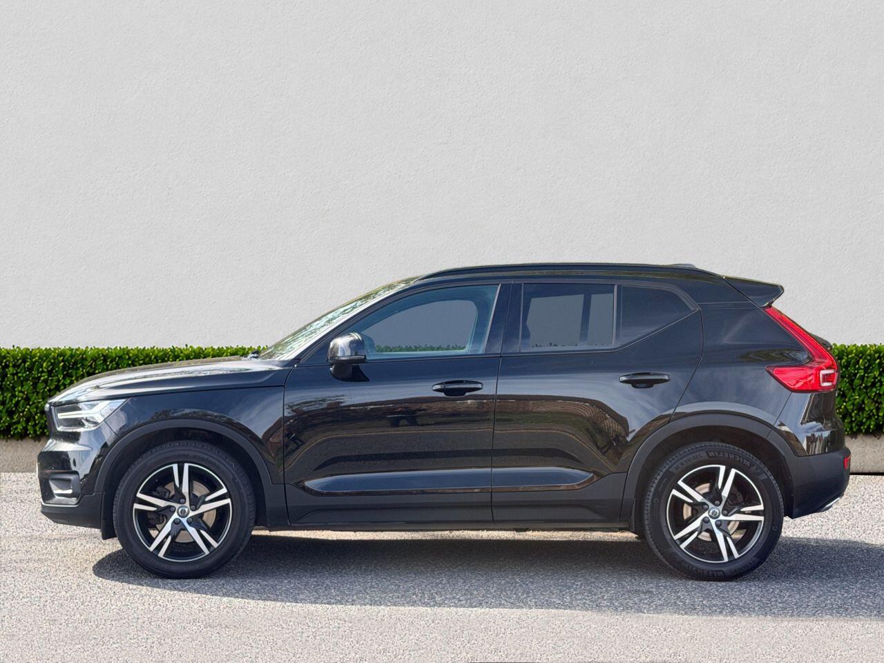 Volvo XC40 view 4