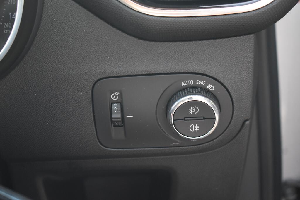 Vauxhall Crossland view 51