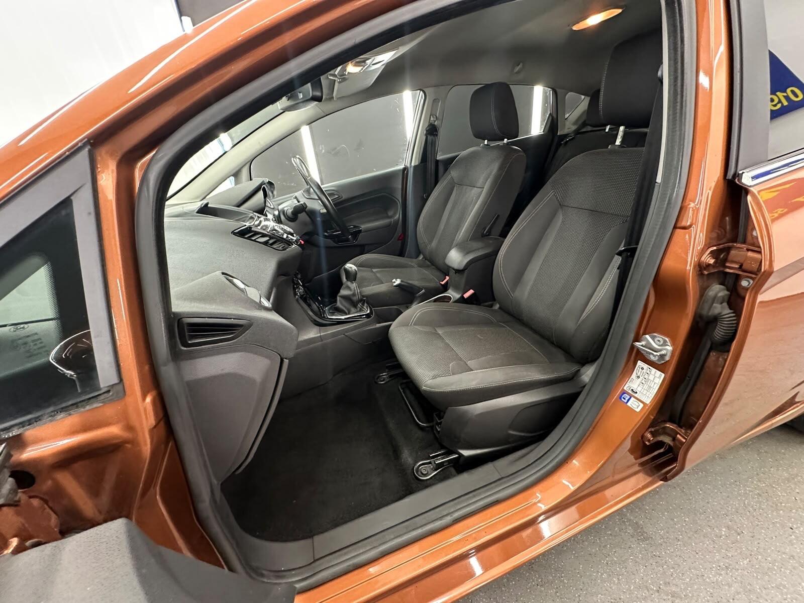 Ford Fiesta view 27