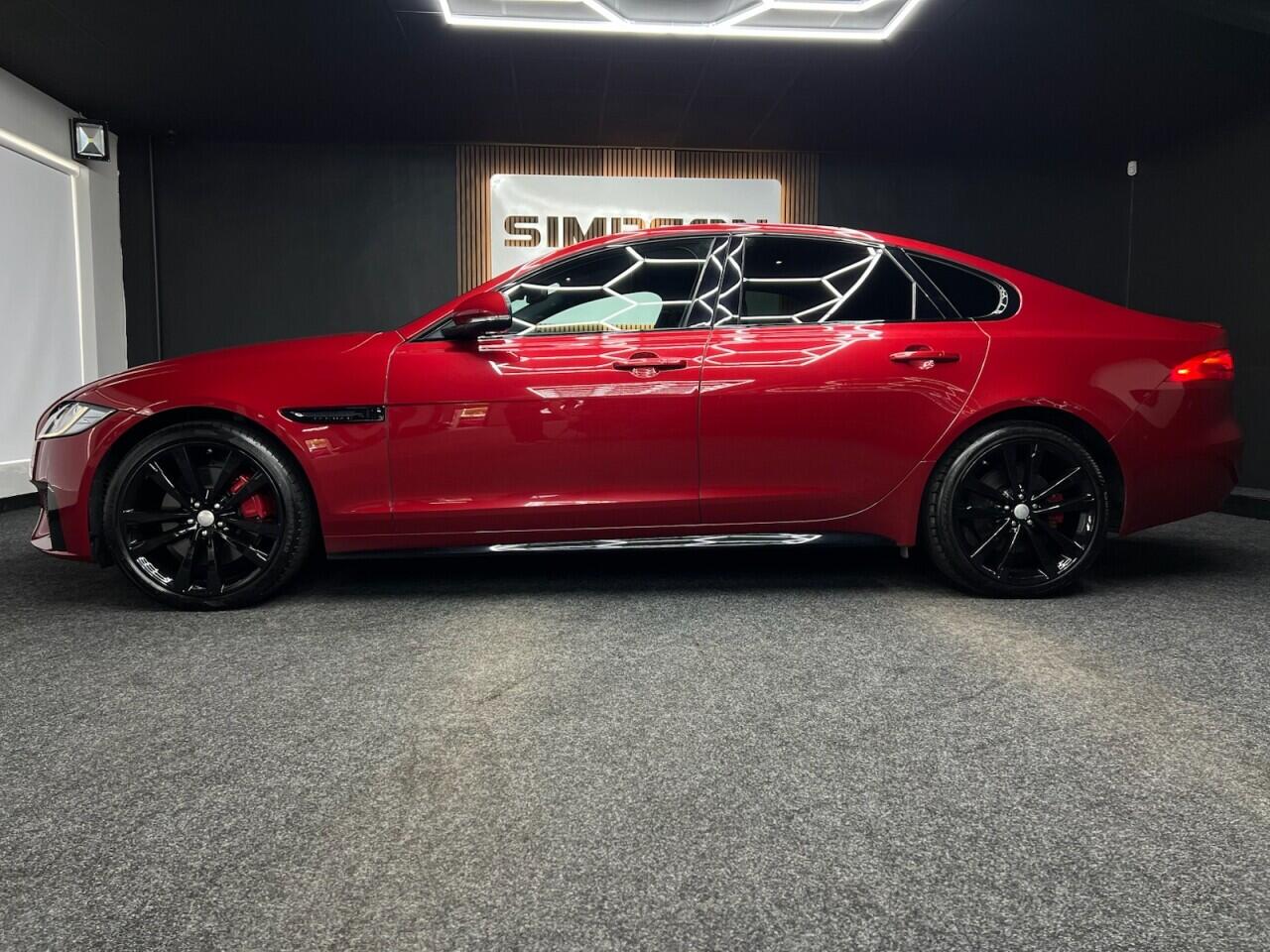 Jaguar XF view 4