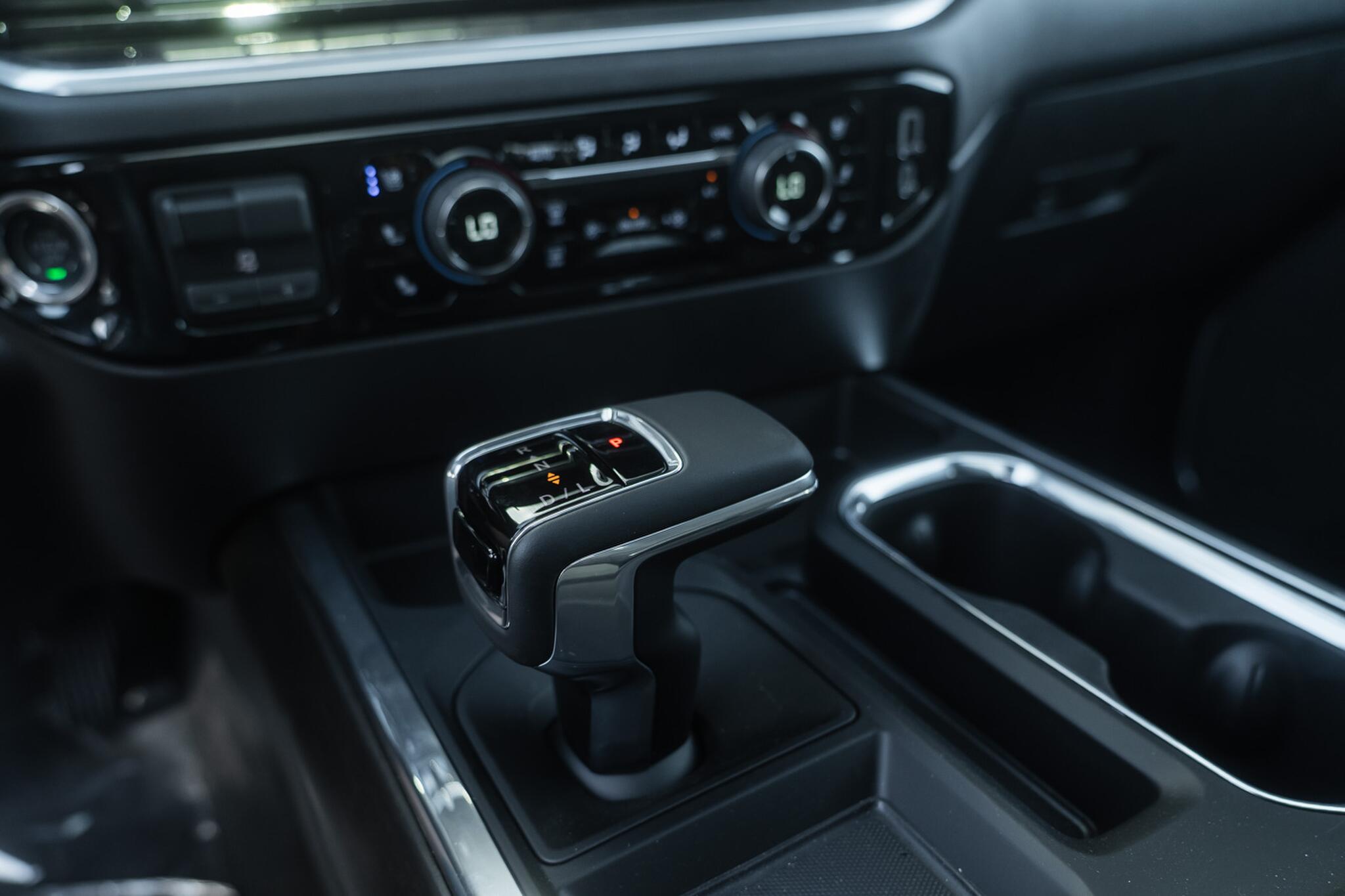 Chevrolet Silverado view 36