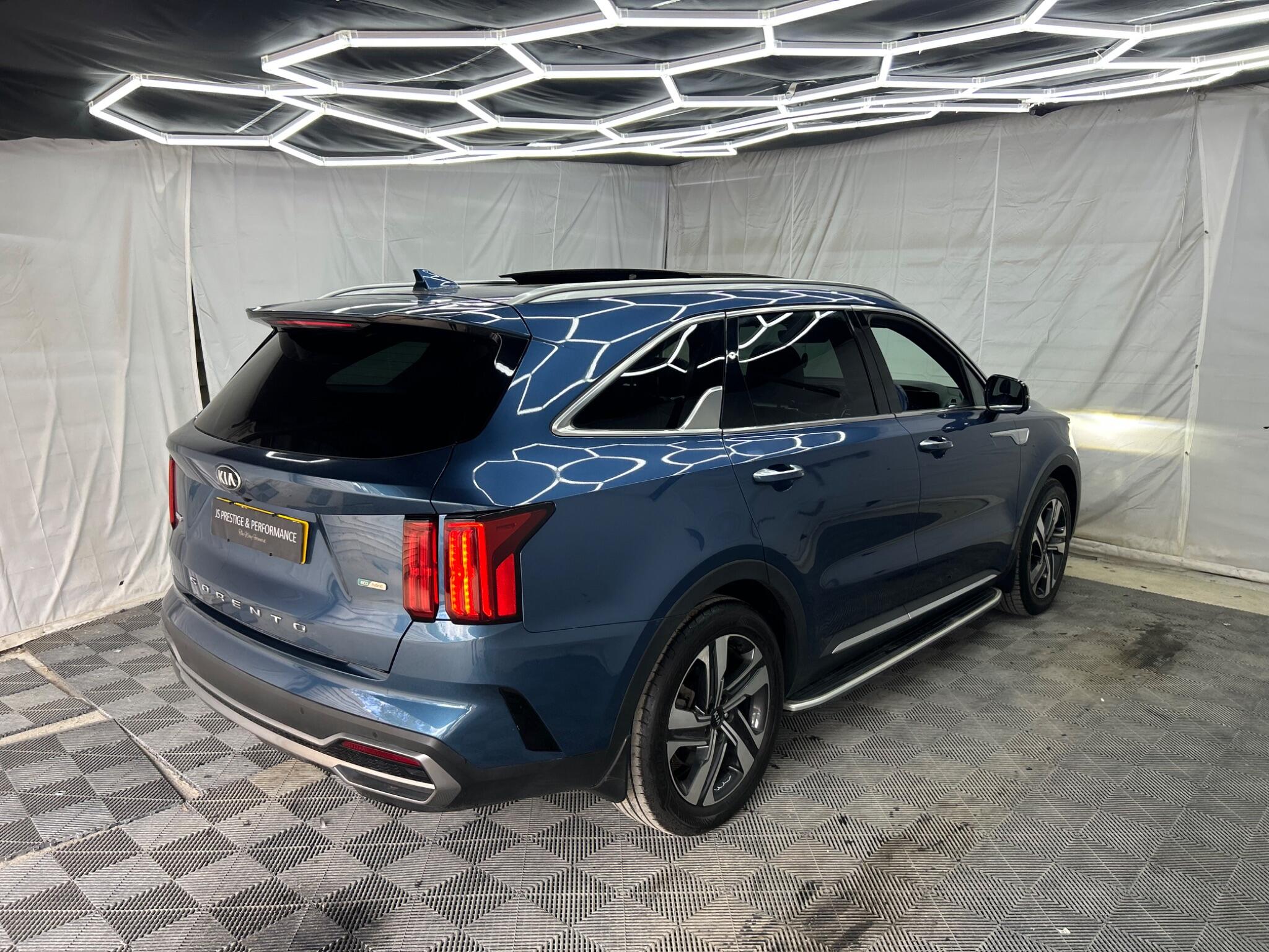 Kia Sorento view 8