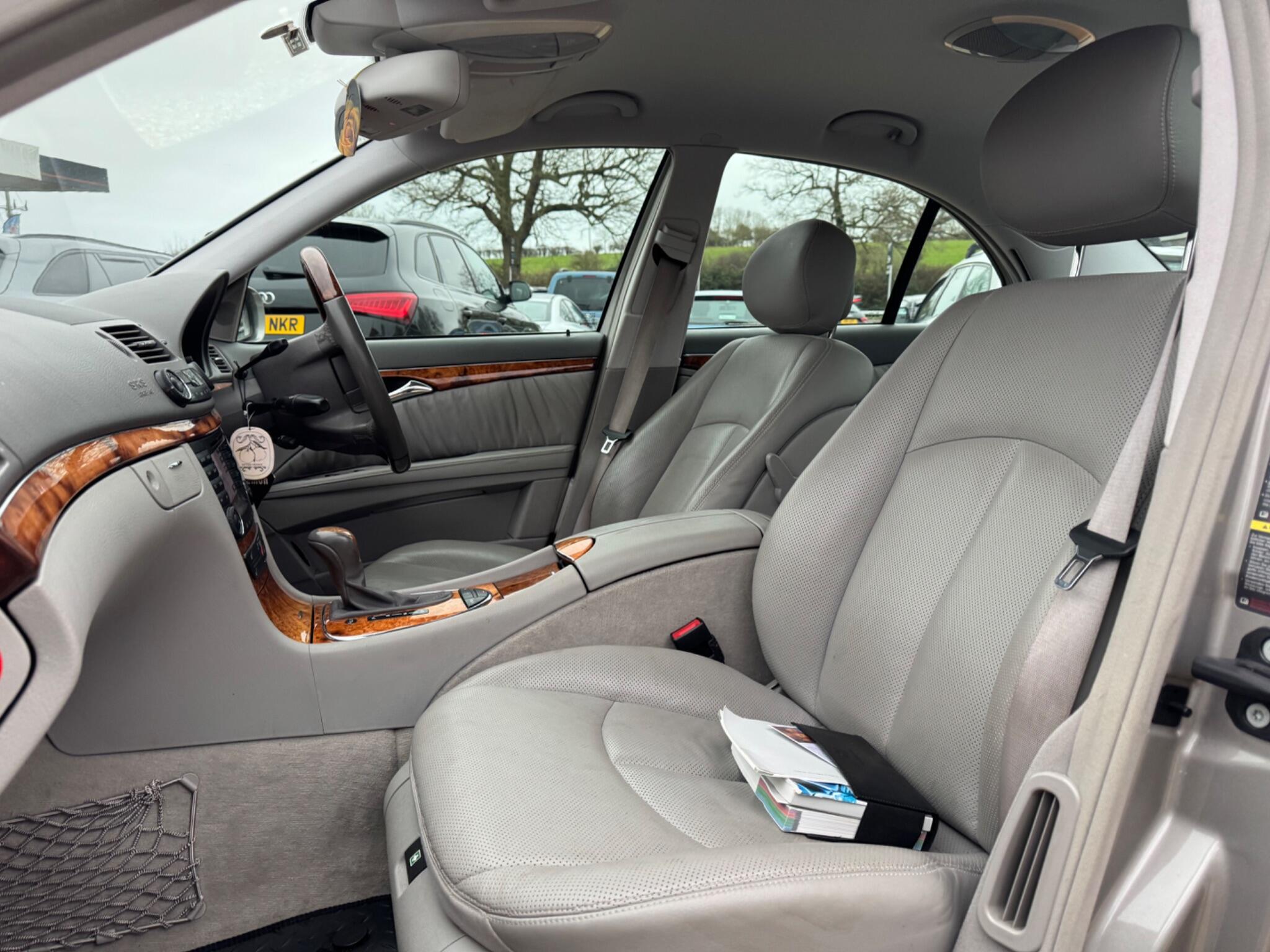 2005 Mercedes-Benz E Class 3.5 E350 Elegance 7G-Tronic 4dr • 69,000 miles image 20